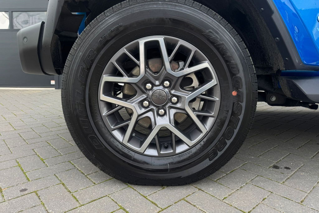 48457536