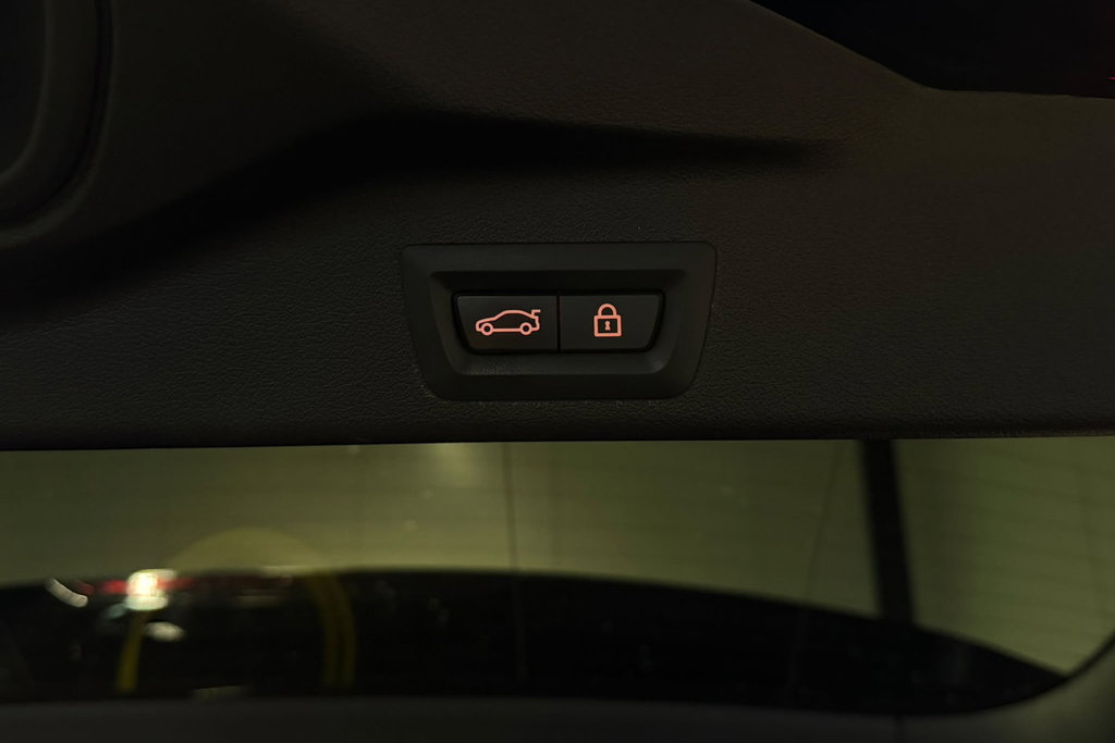 52929082