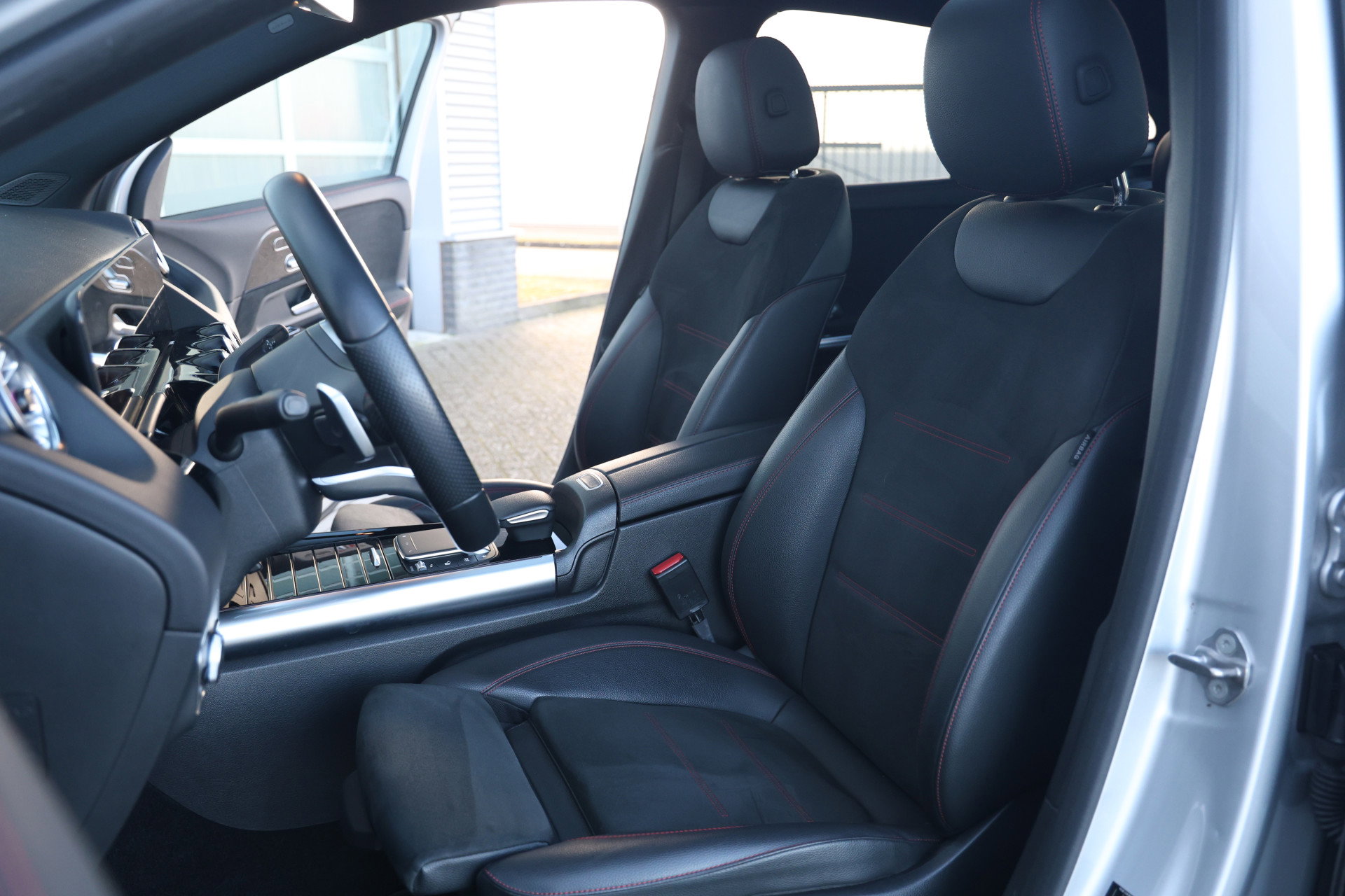 Mercedes-Benz GLA - 36