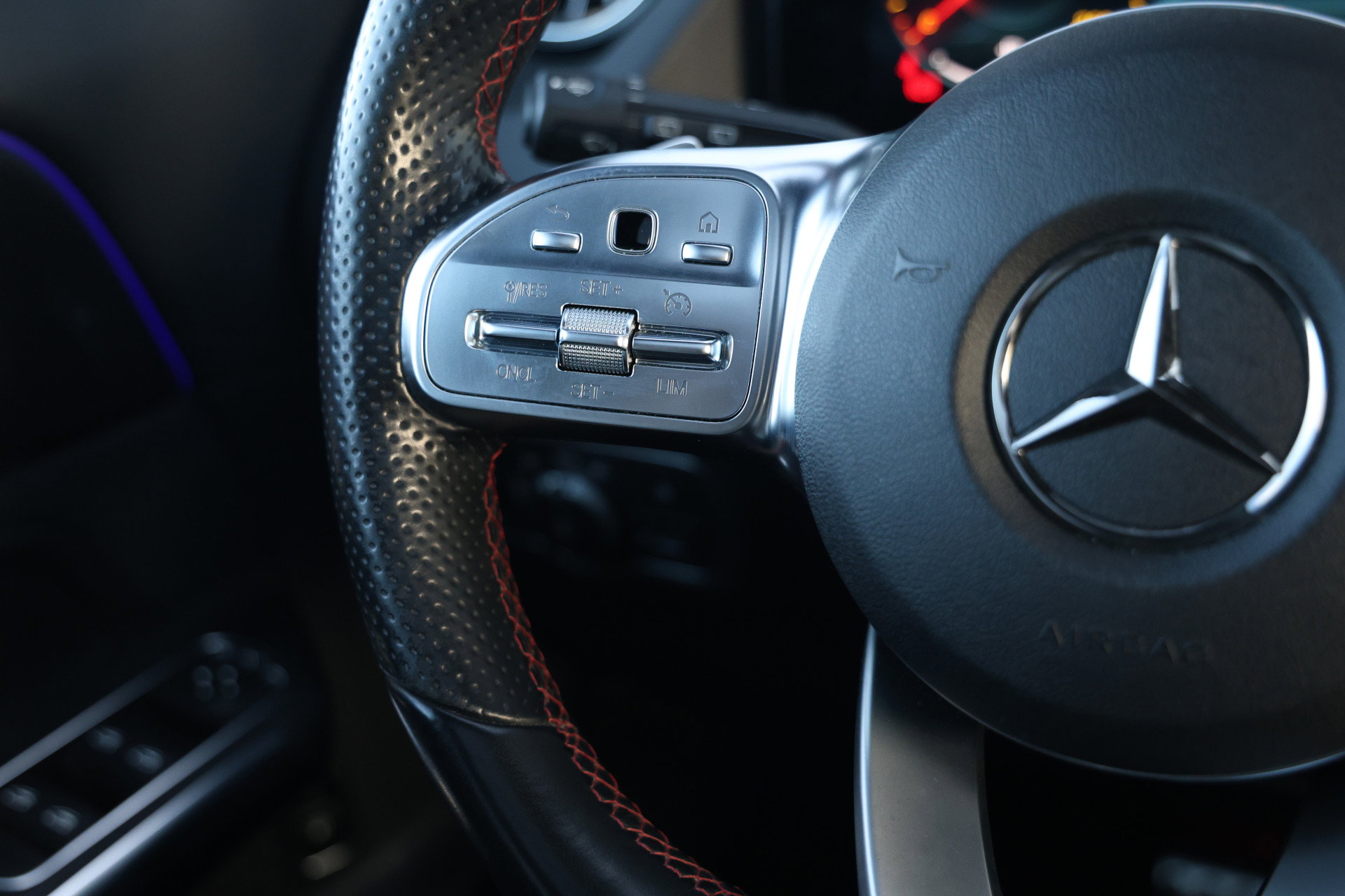 Mercedes-Benz GLA - 35