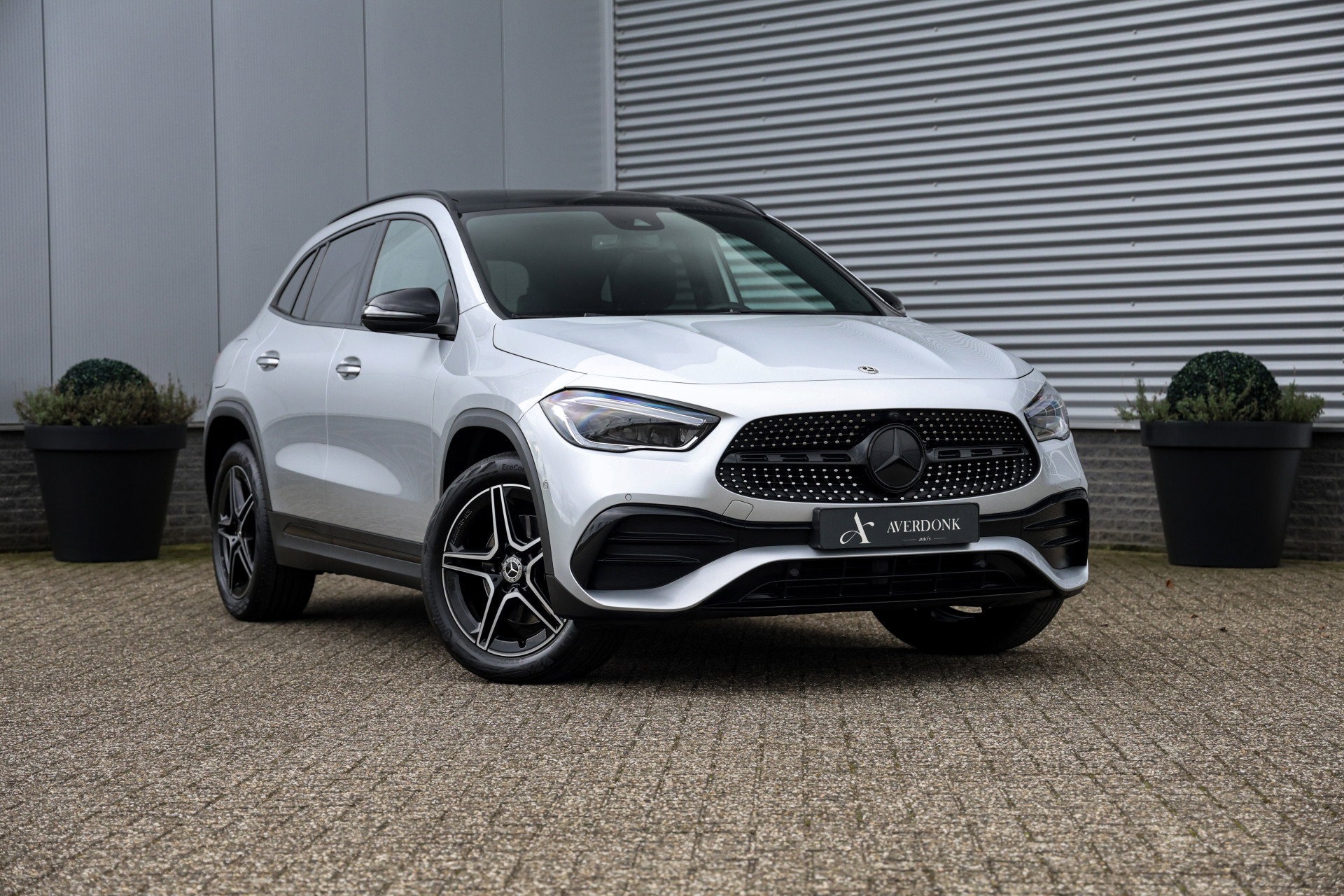 Mercedes-Benz GLA - 24