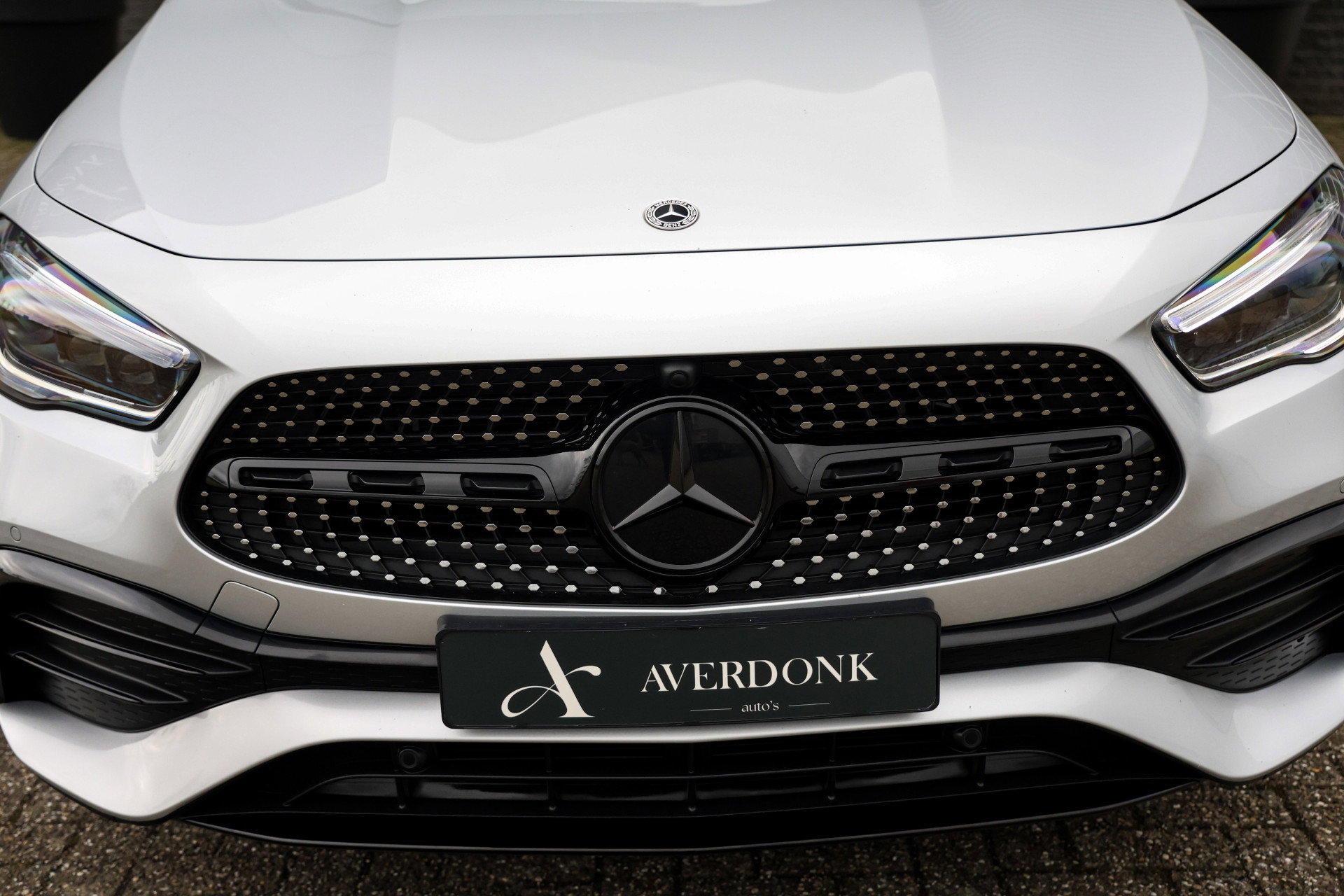 Mercedes-Benz GLA - 16