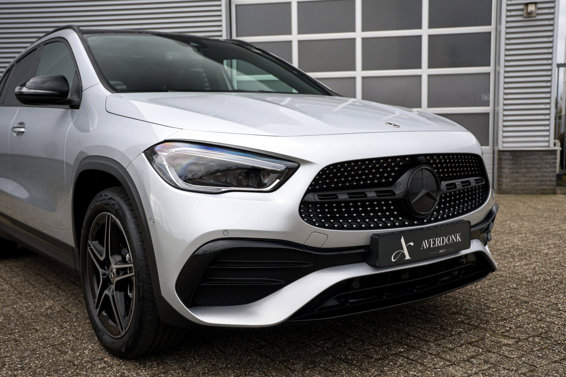 Mercedes-Benz GLA - 14