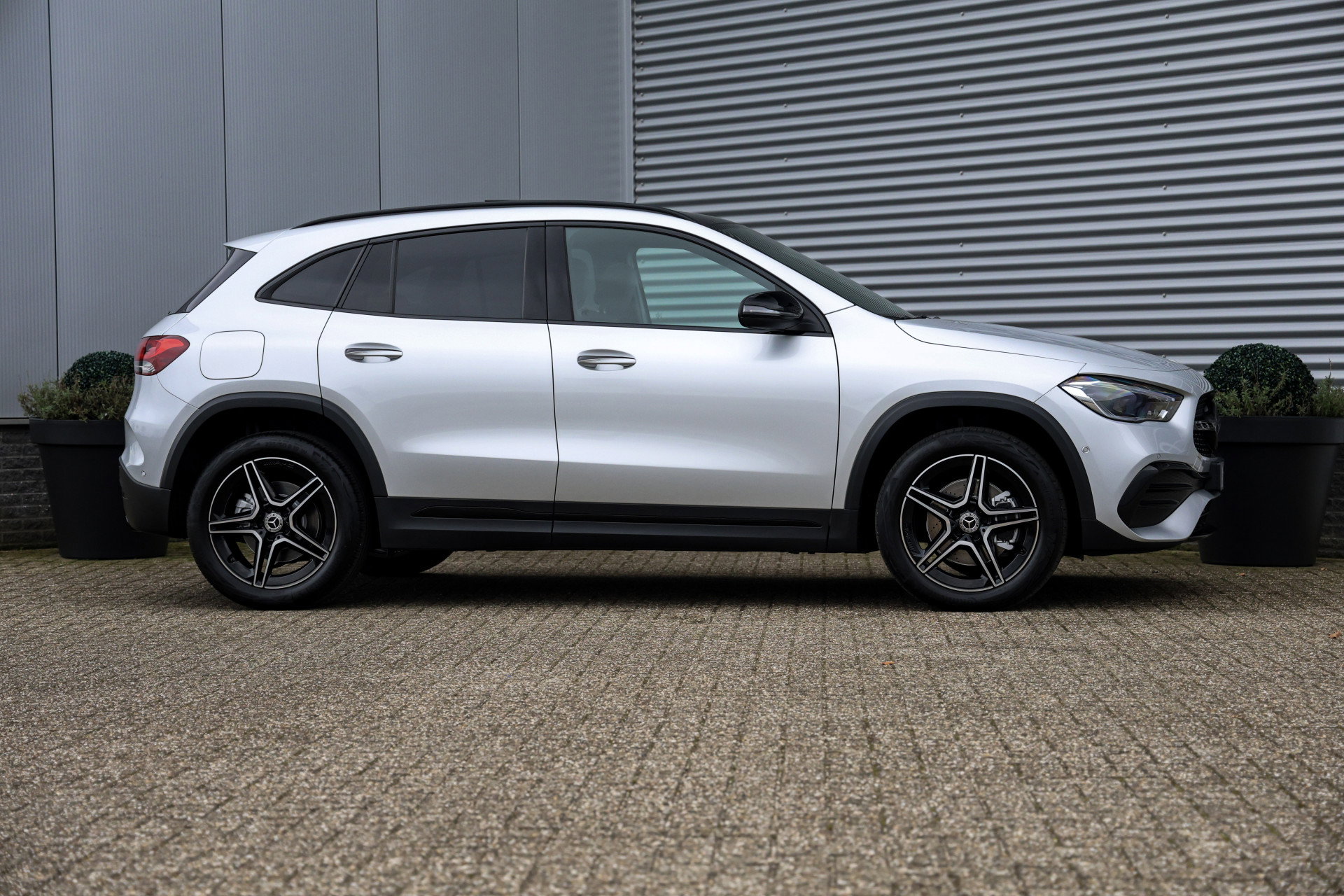 Mercedes-Benz GLA - 1