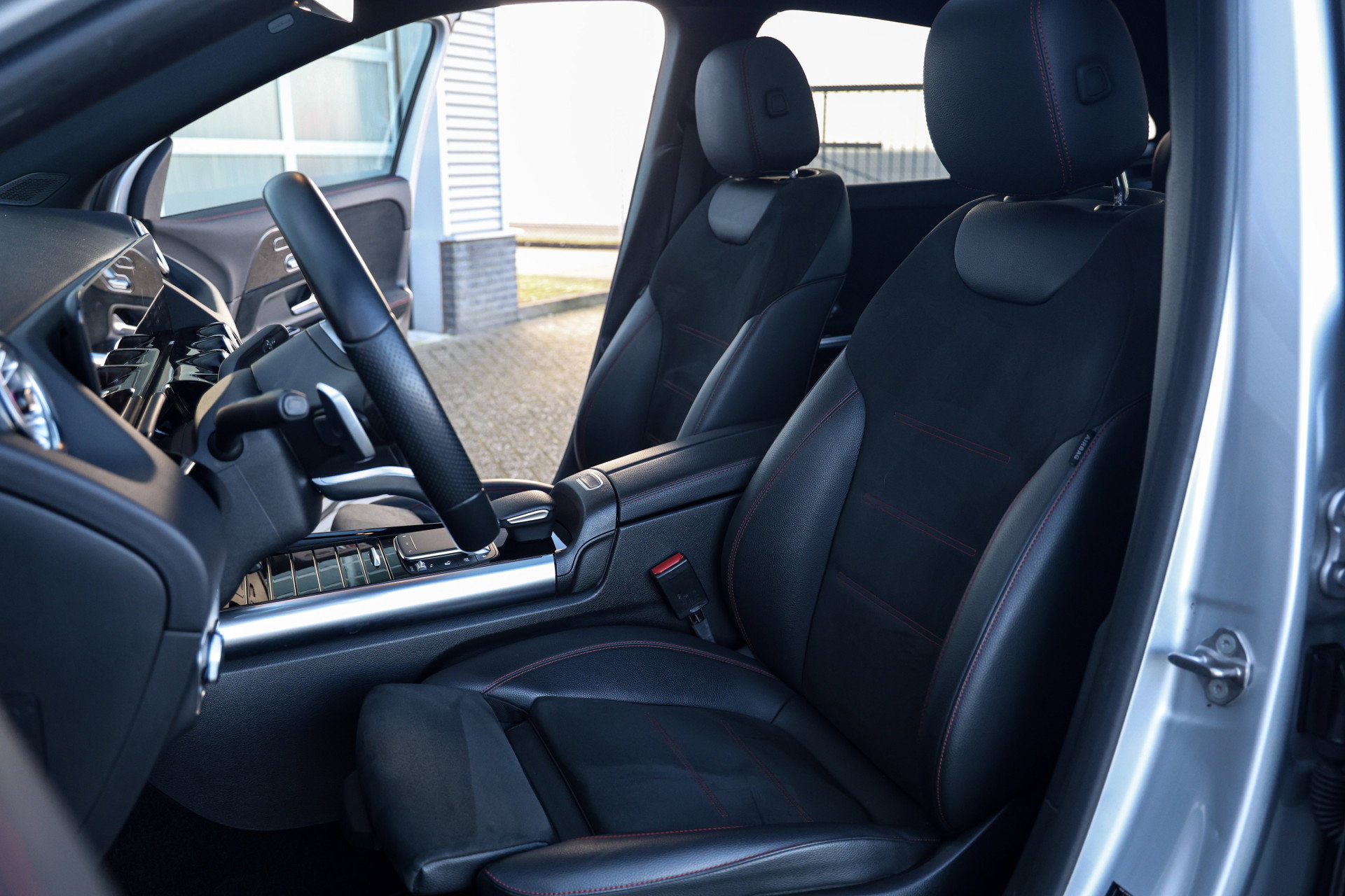 Mercedes-Benz GLA - 4