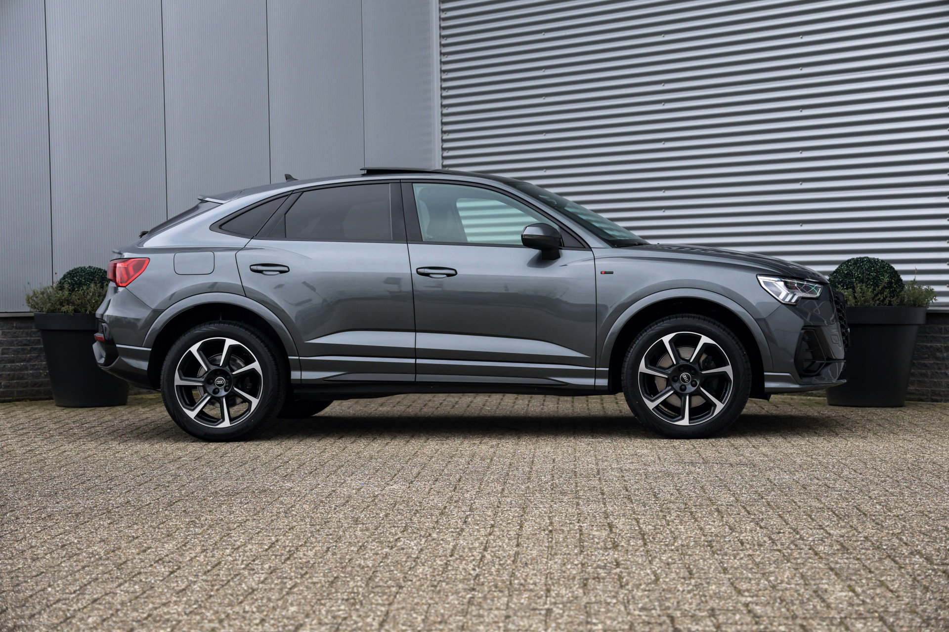 Audi Q3 Sportback - 1