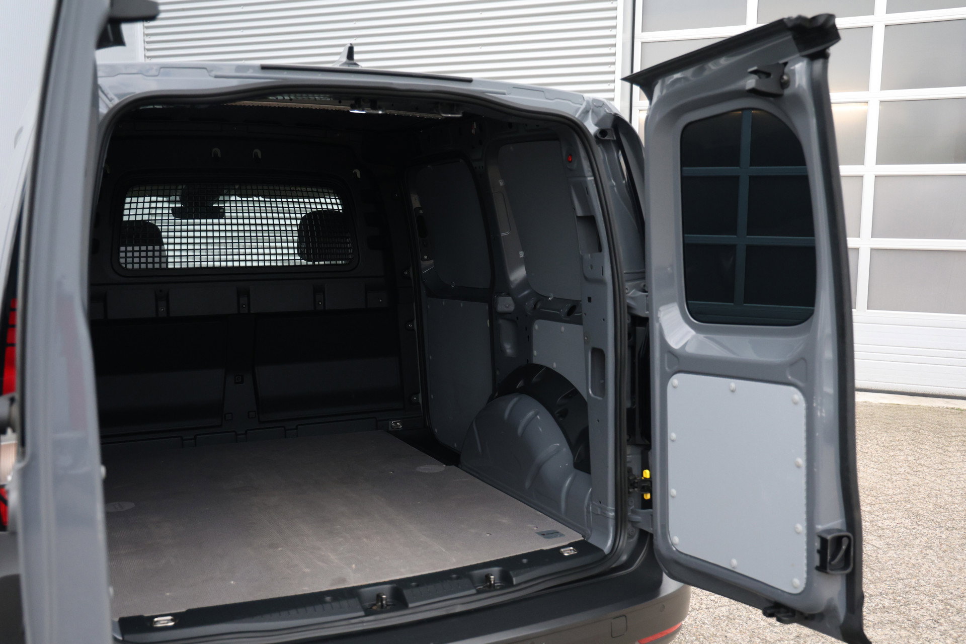 Volkswagen Caddy Cargo - 25