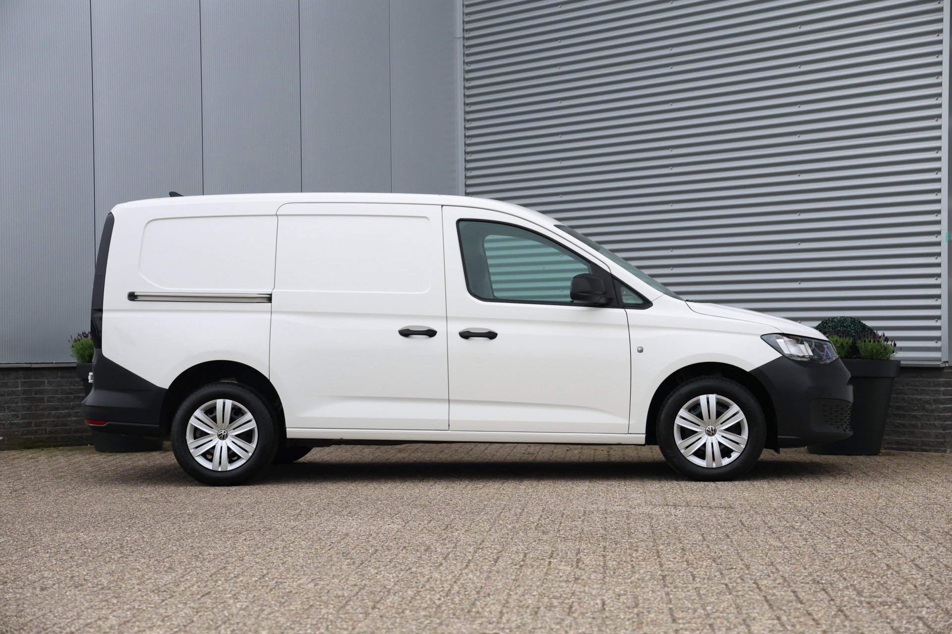 Volkswagen Caddy Cargo Maxi - 1