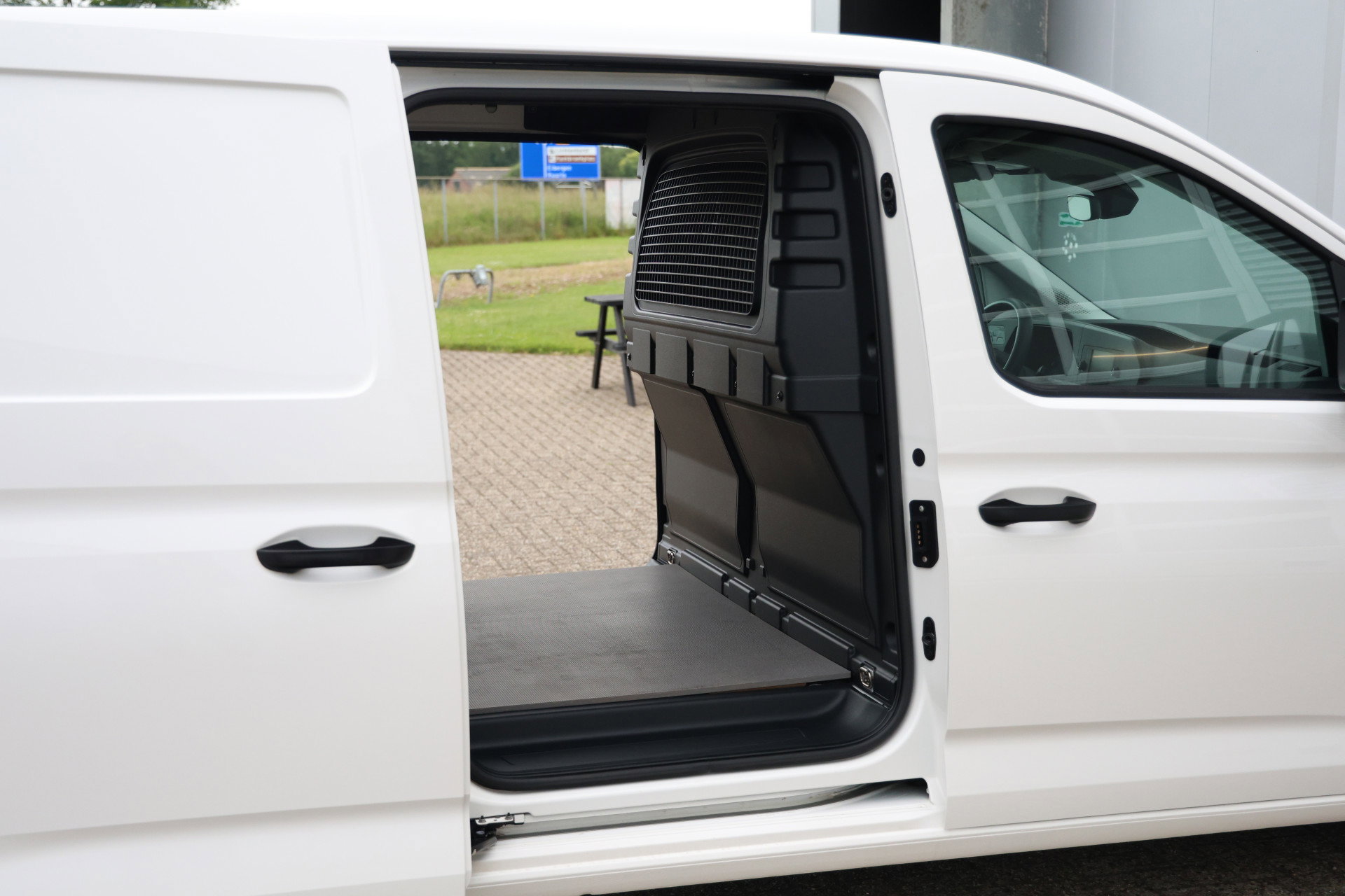 Volkswagen Caddy Cargo Maxi - 24