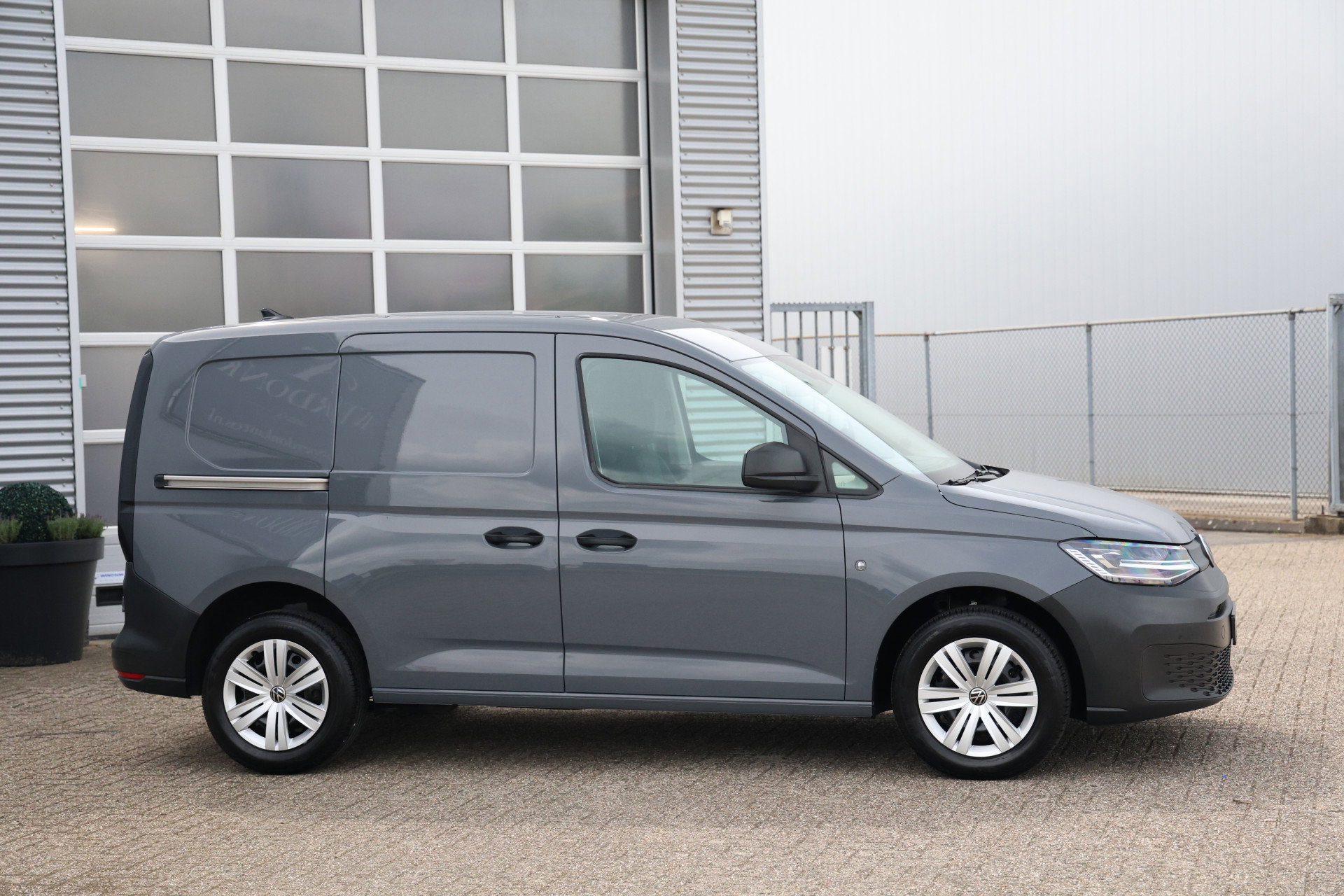 Volkswagen Caddy Cargo - 10