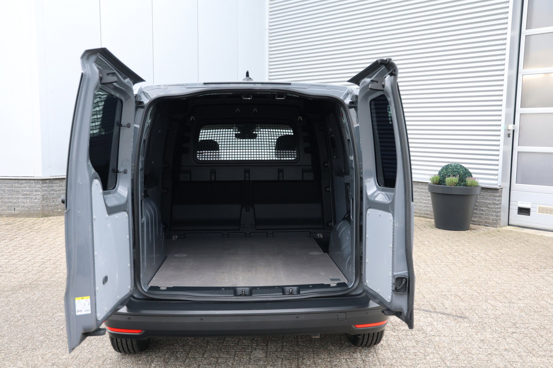Volkswagen Caddy Cargo - 22