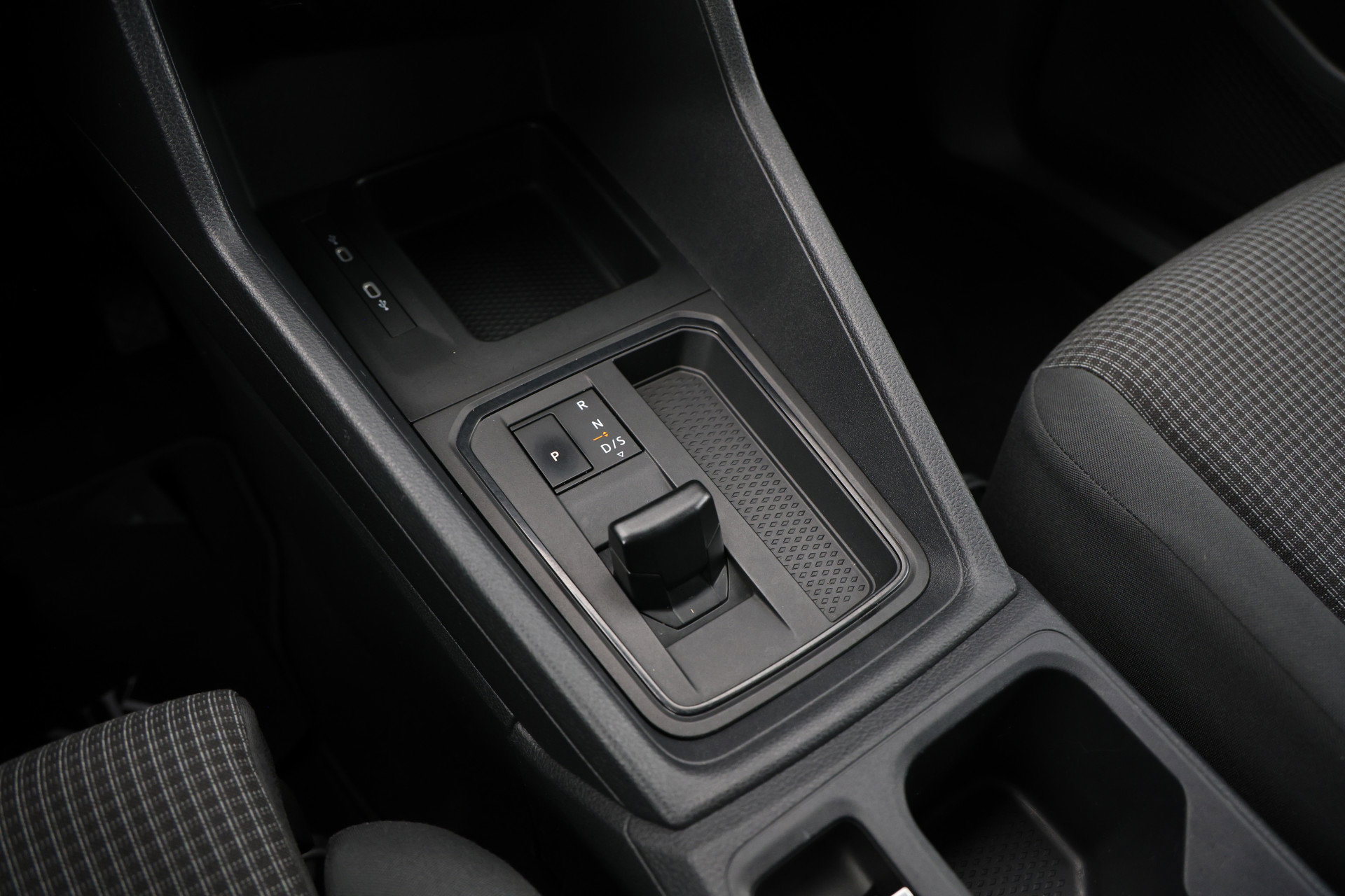 Volkswagen Caddy Cargo - 29