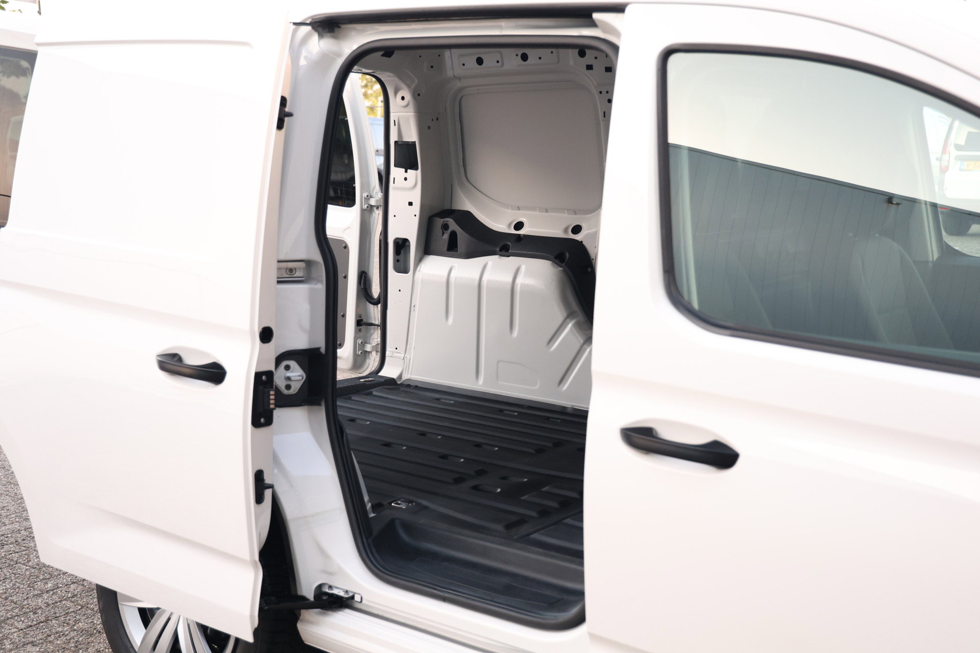 Volkswagen Caddy Cargo - 19