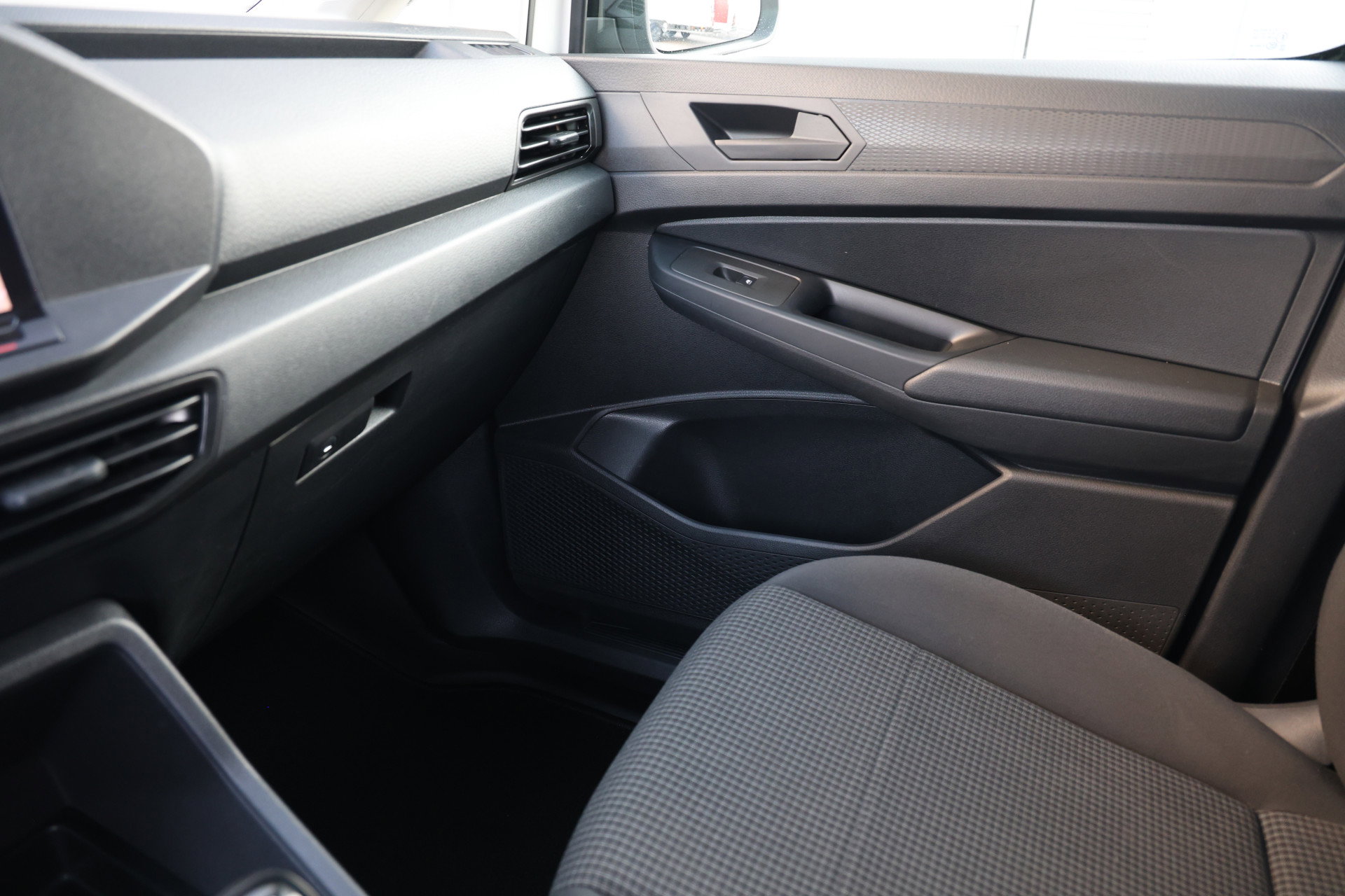 Volkswagen Caddy Cargo - 28