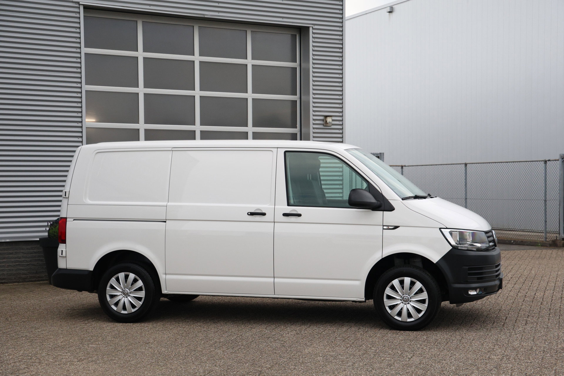 Volkswagen Transporter - 11