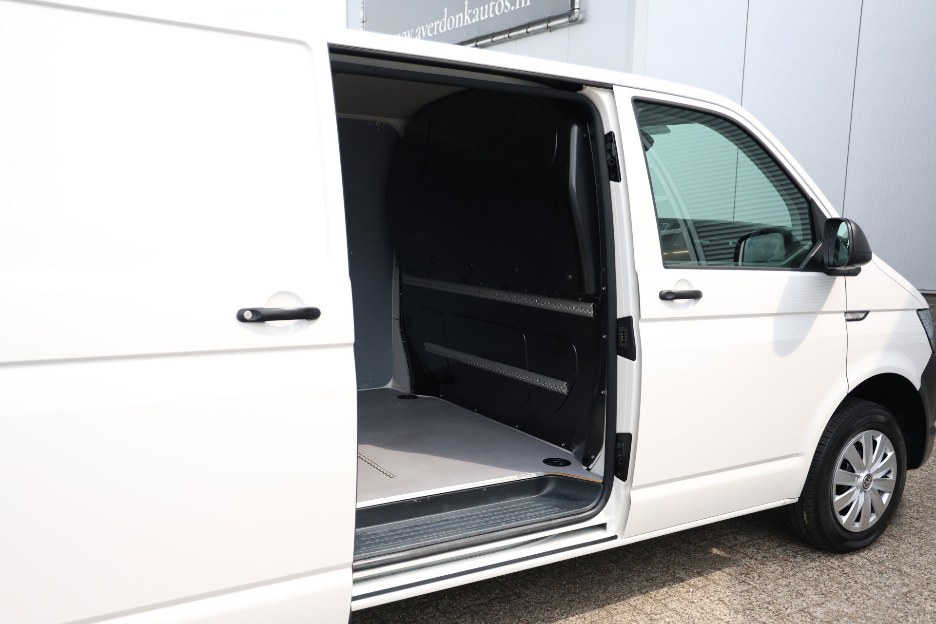 Volkswagen Transporter - 18