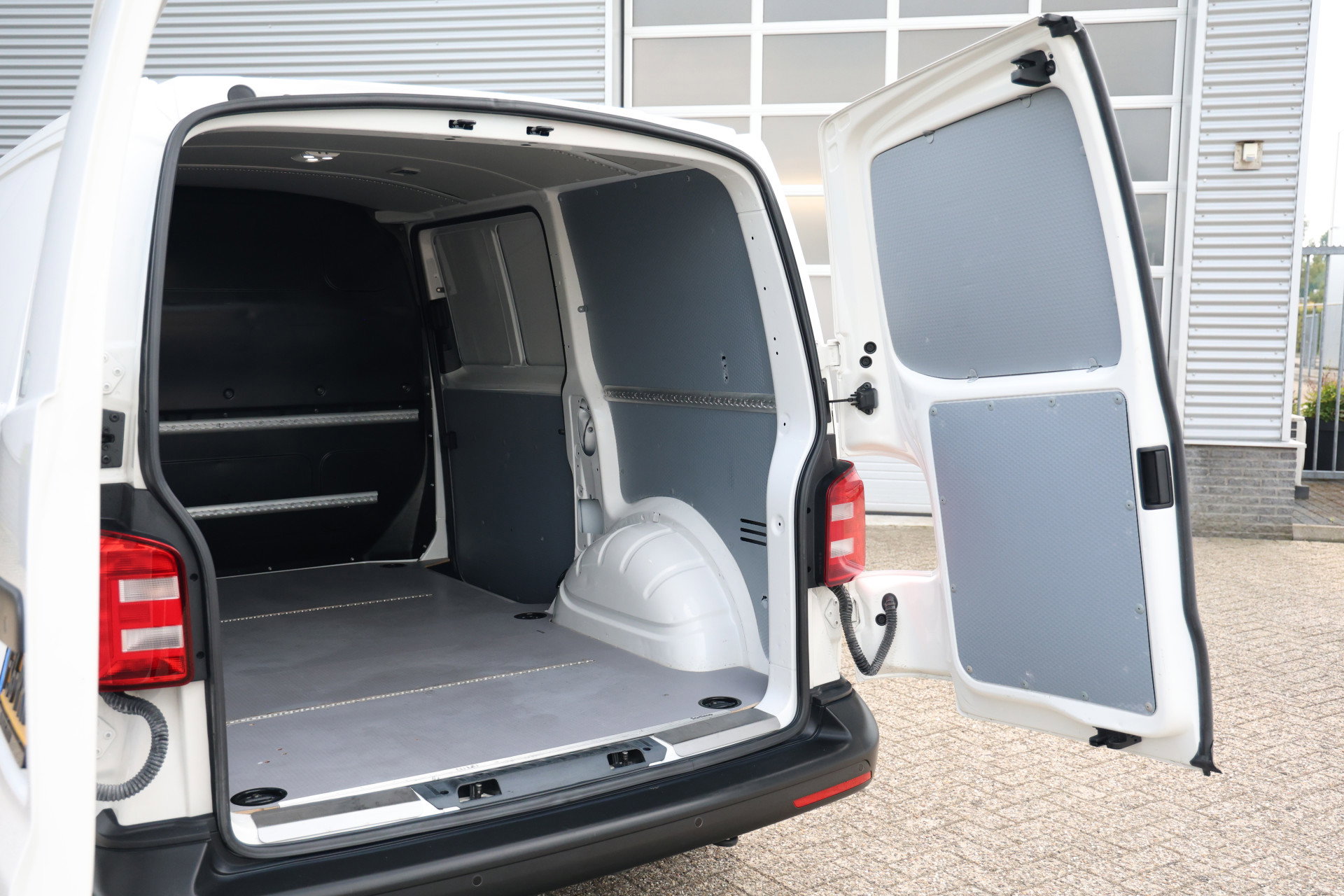Volkswagen Transporter - 23