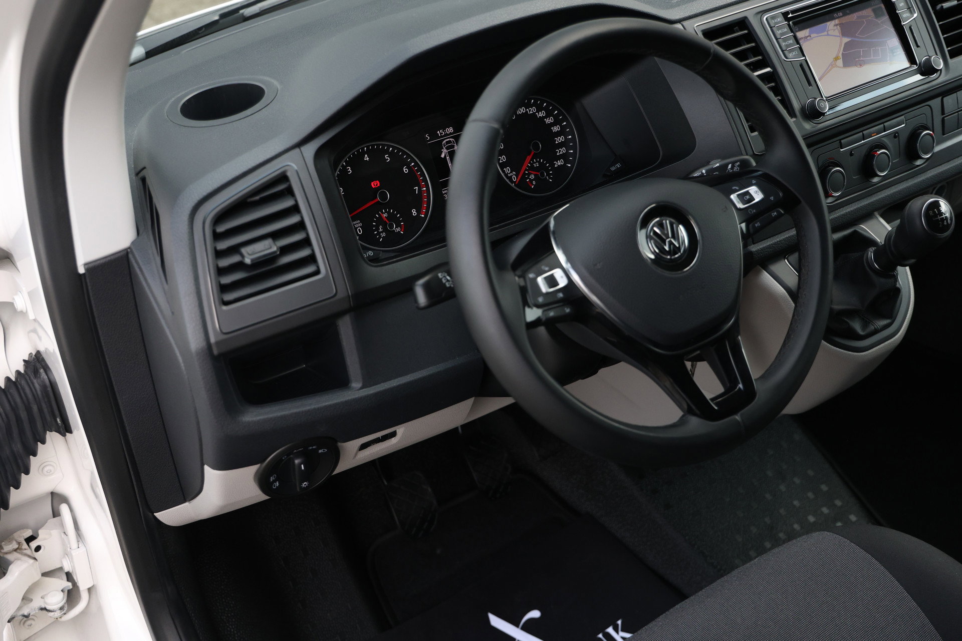 Volkswagen Transporter - 3