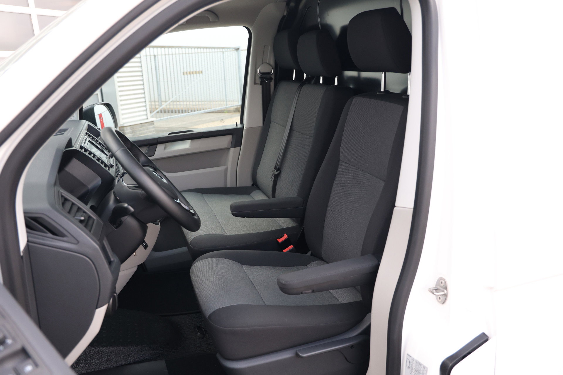 Volkswagen Transporter - 4
