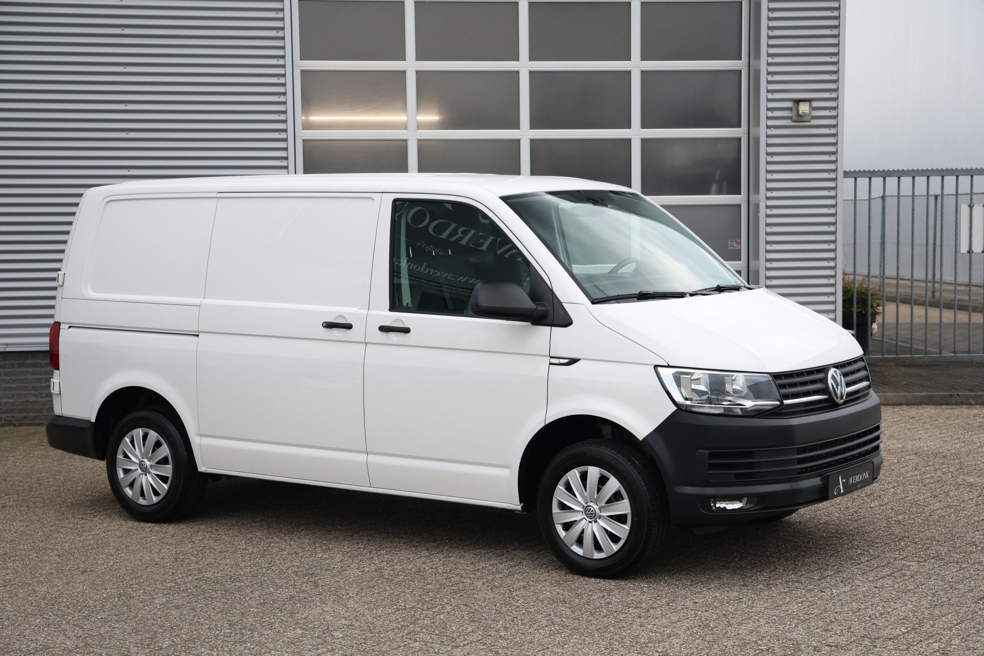 Volkswagen Transporter - 2