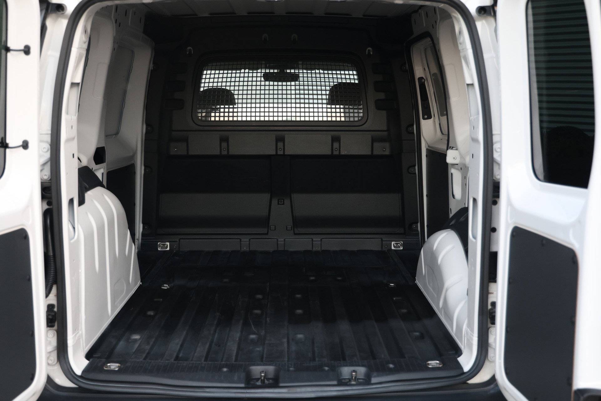 Volkswagen Caddy Cargo - 18