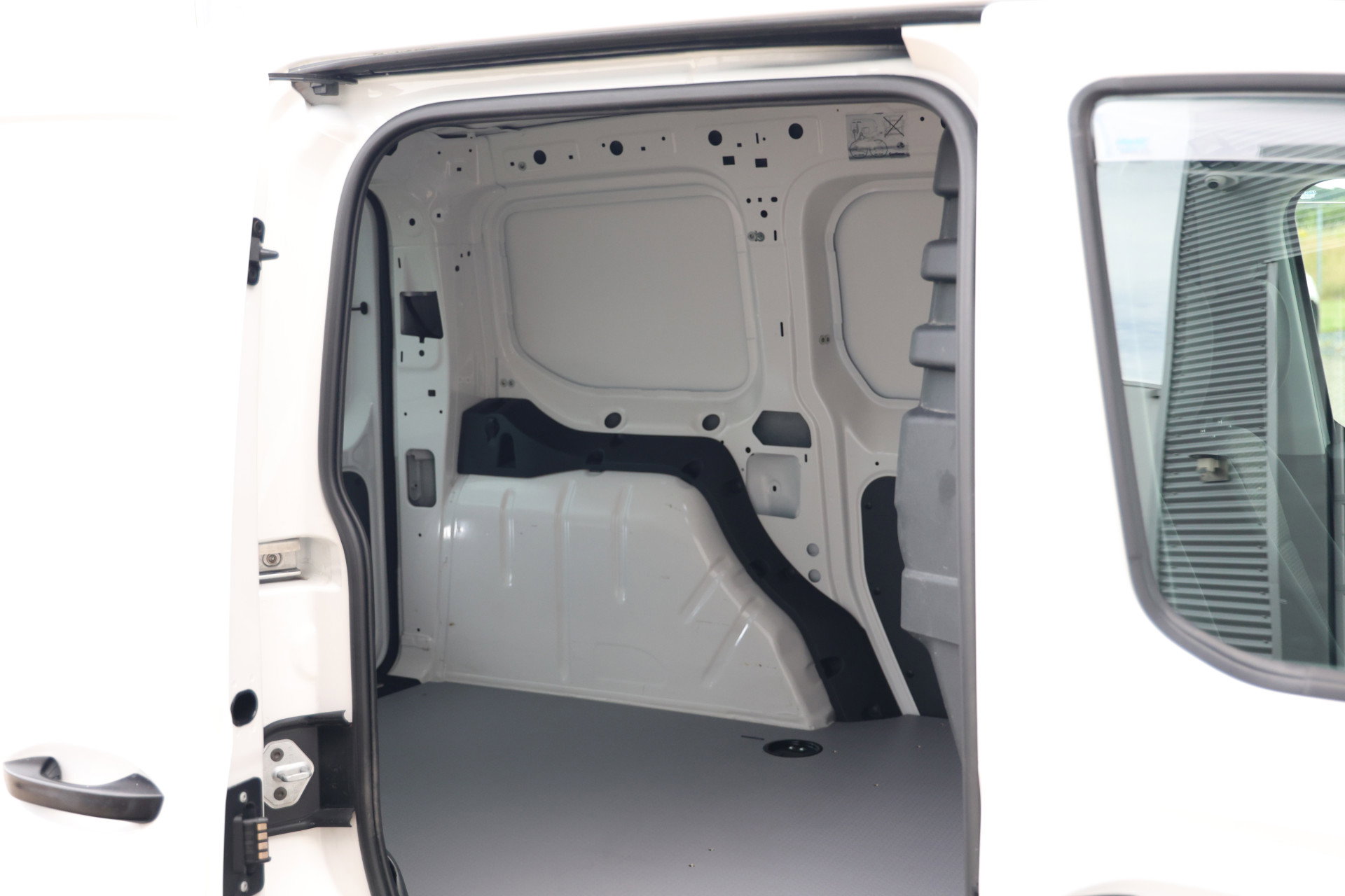 Volkswagen Caddy Cargo - 17