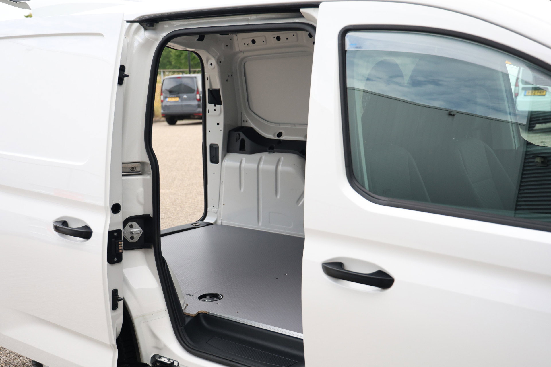 Volkswagen Caddy Cargo - 19