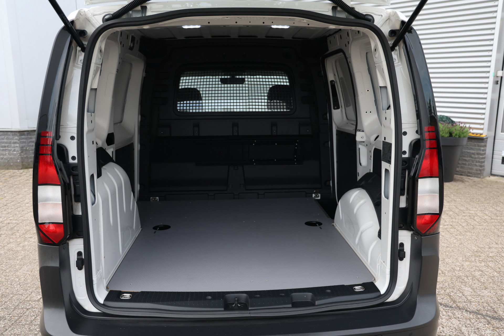 Volkswagen Caddy Cargo - 22