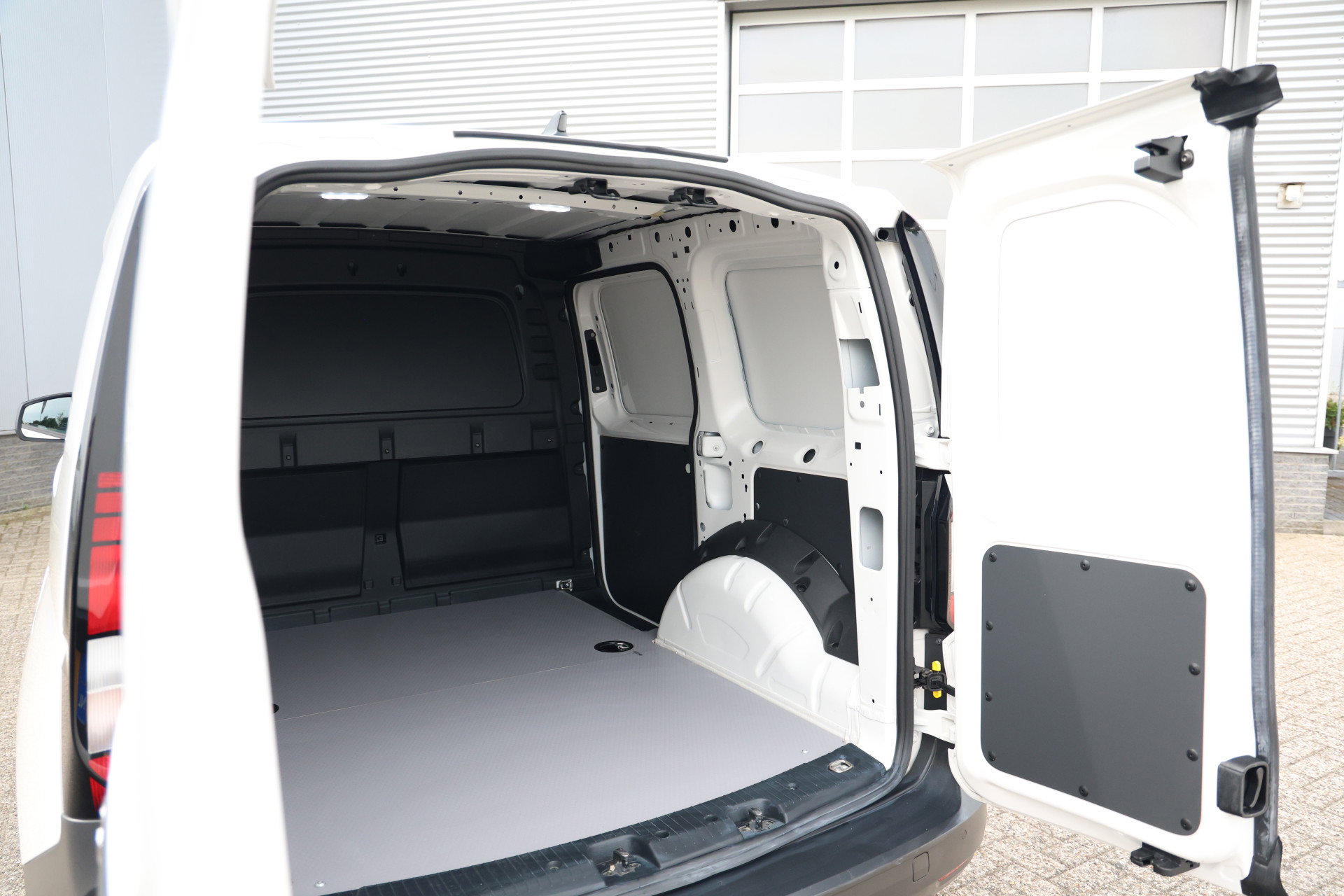 Volkswagen Caddy Cargo - 19