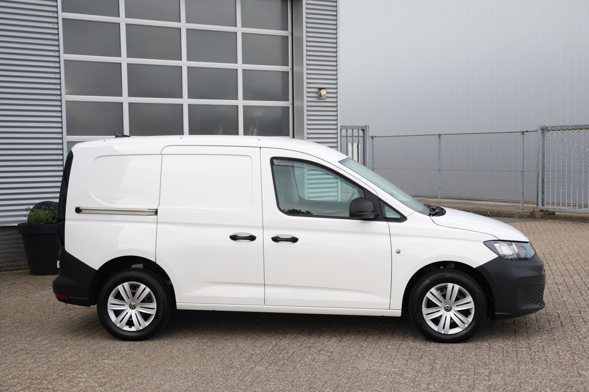 Volkswagen Caddy Cargo - 8