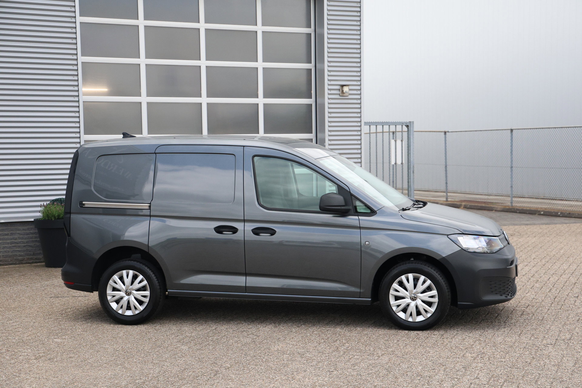 Volkswagen Caddy Cargo - 14