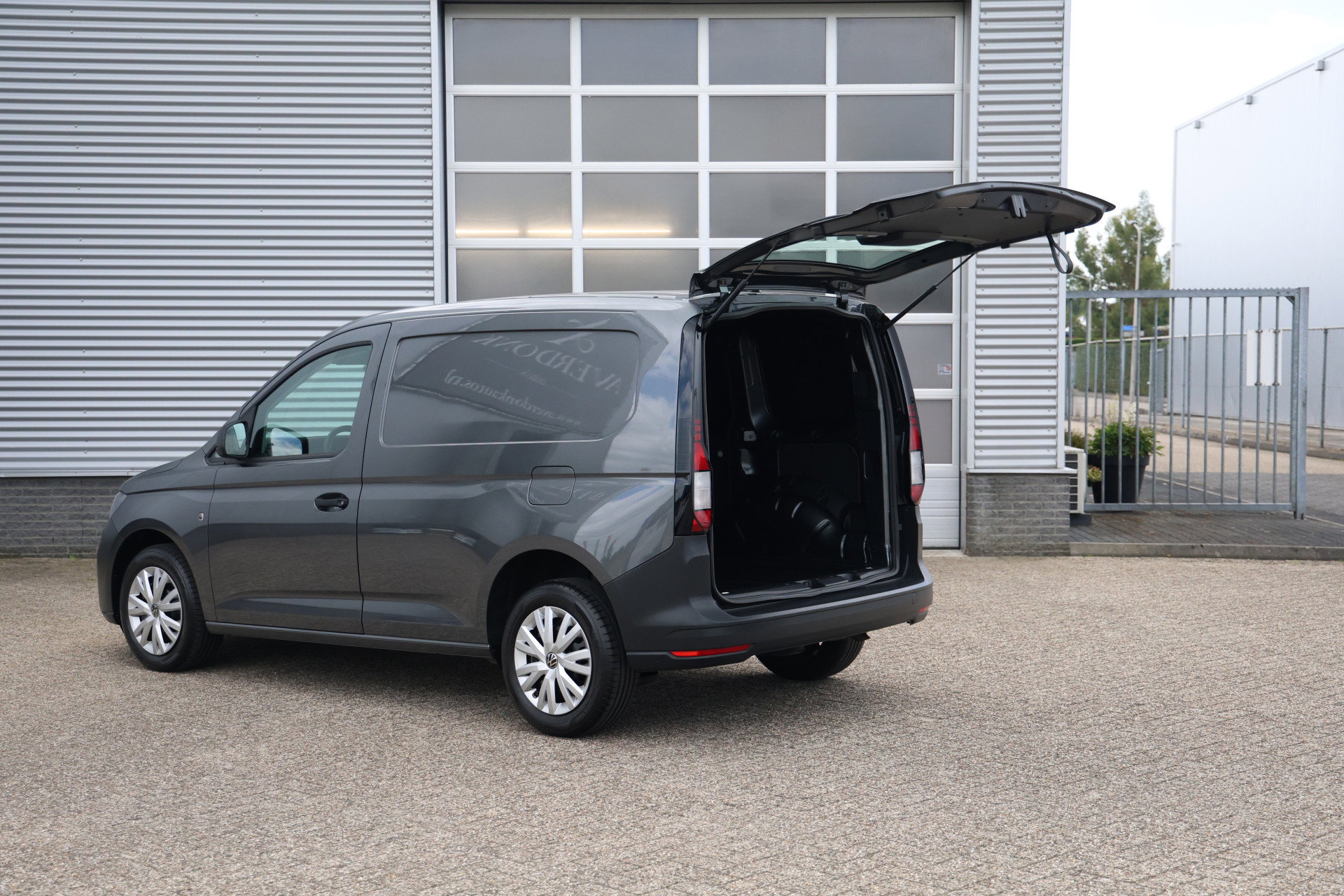Volkswagen Caddy Cargo - 23