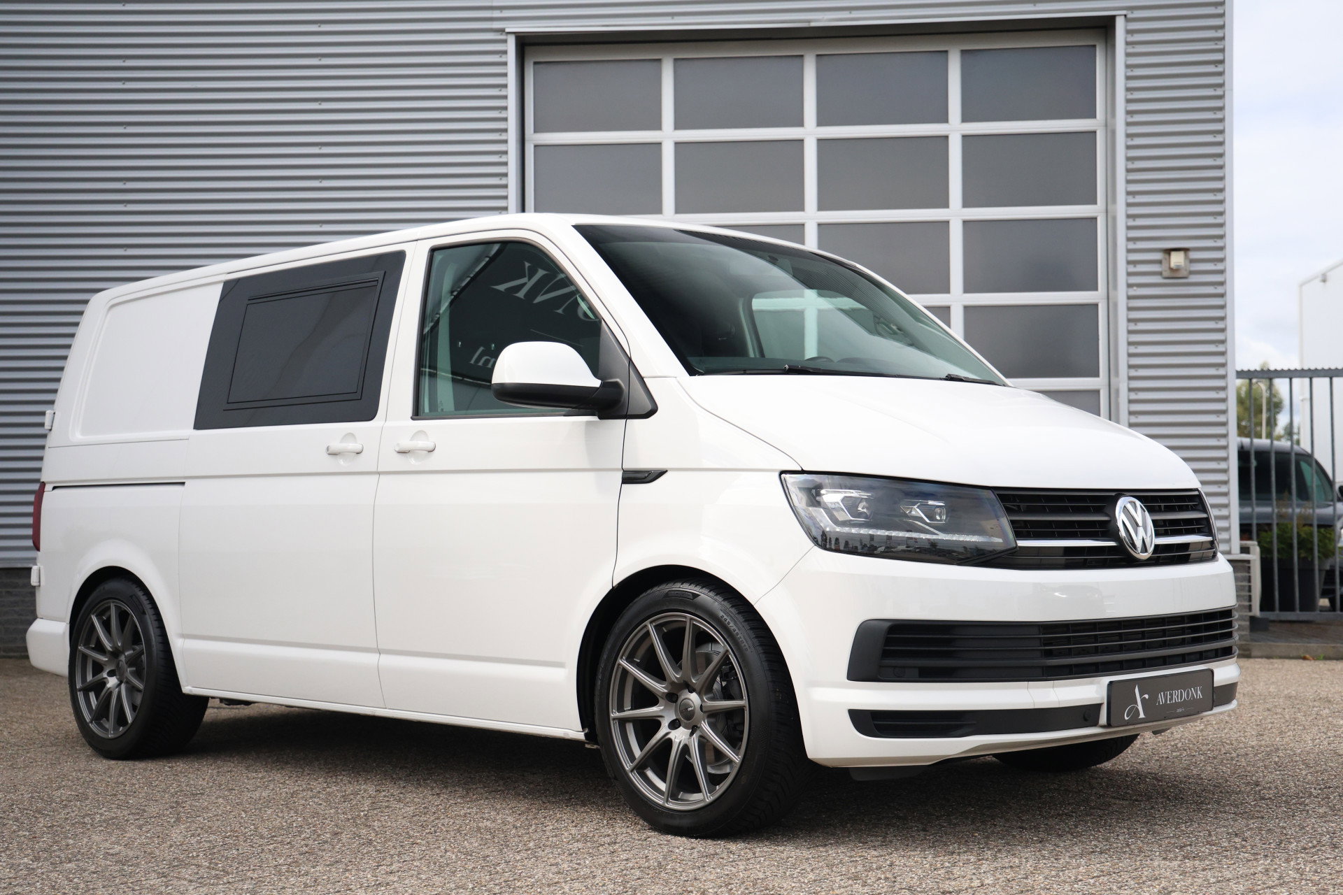 Volkswagen Transporter - 18