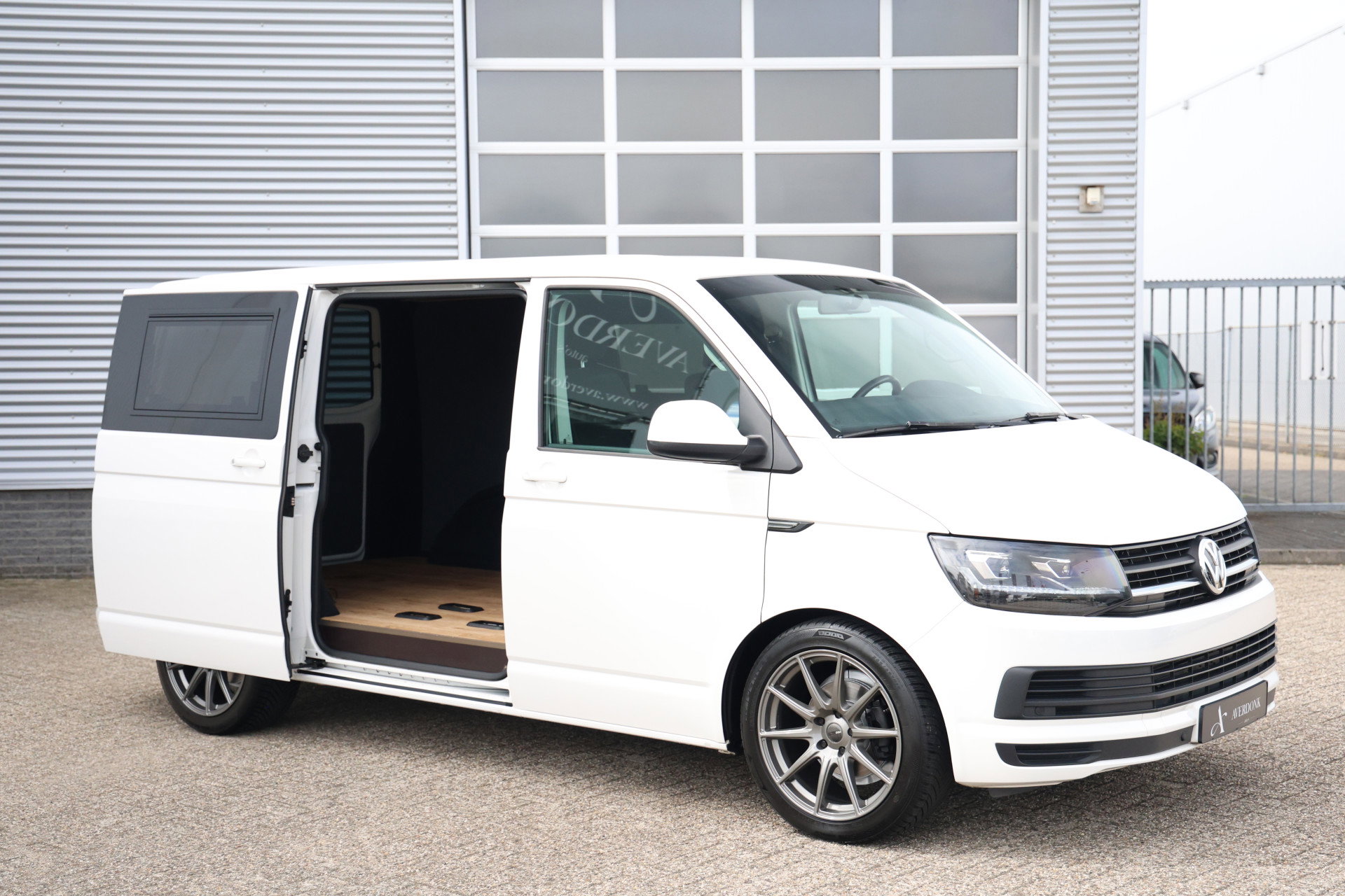 Volkswagen Transporter - 19