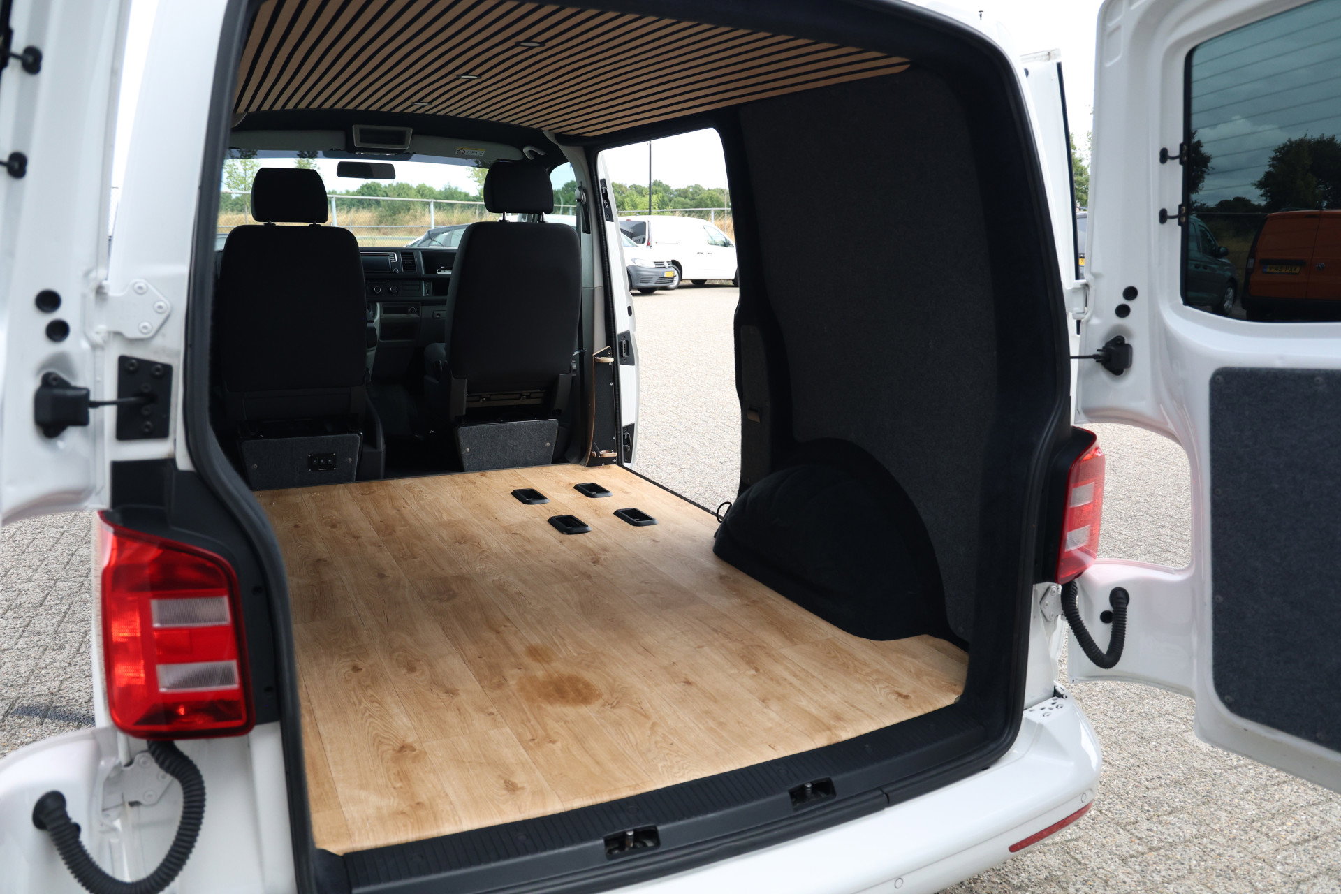 Volkswagen Transporter - 21