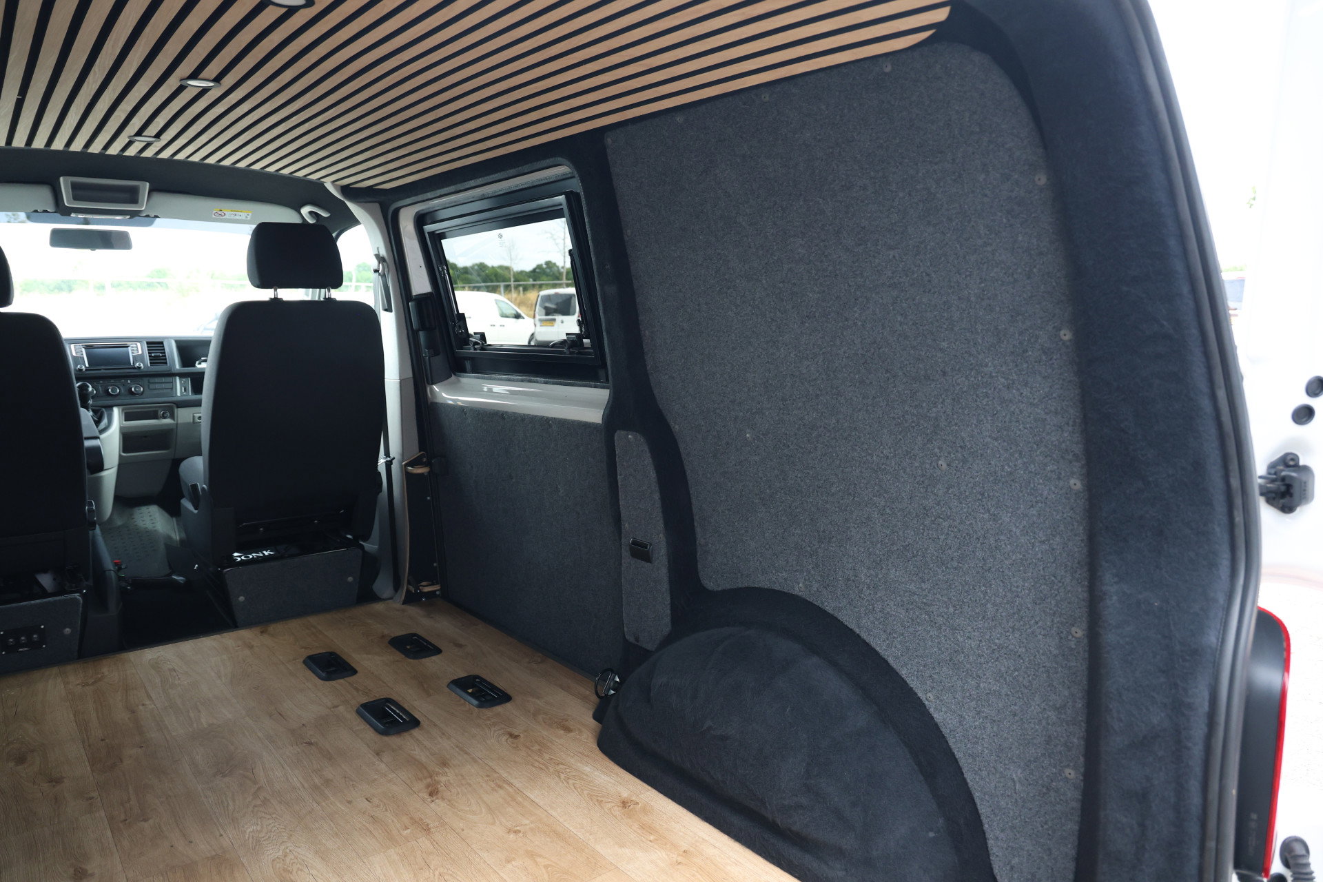 Volkswagen Transporter - 23