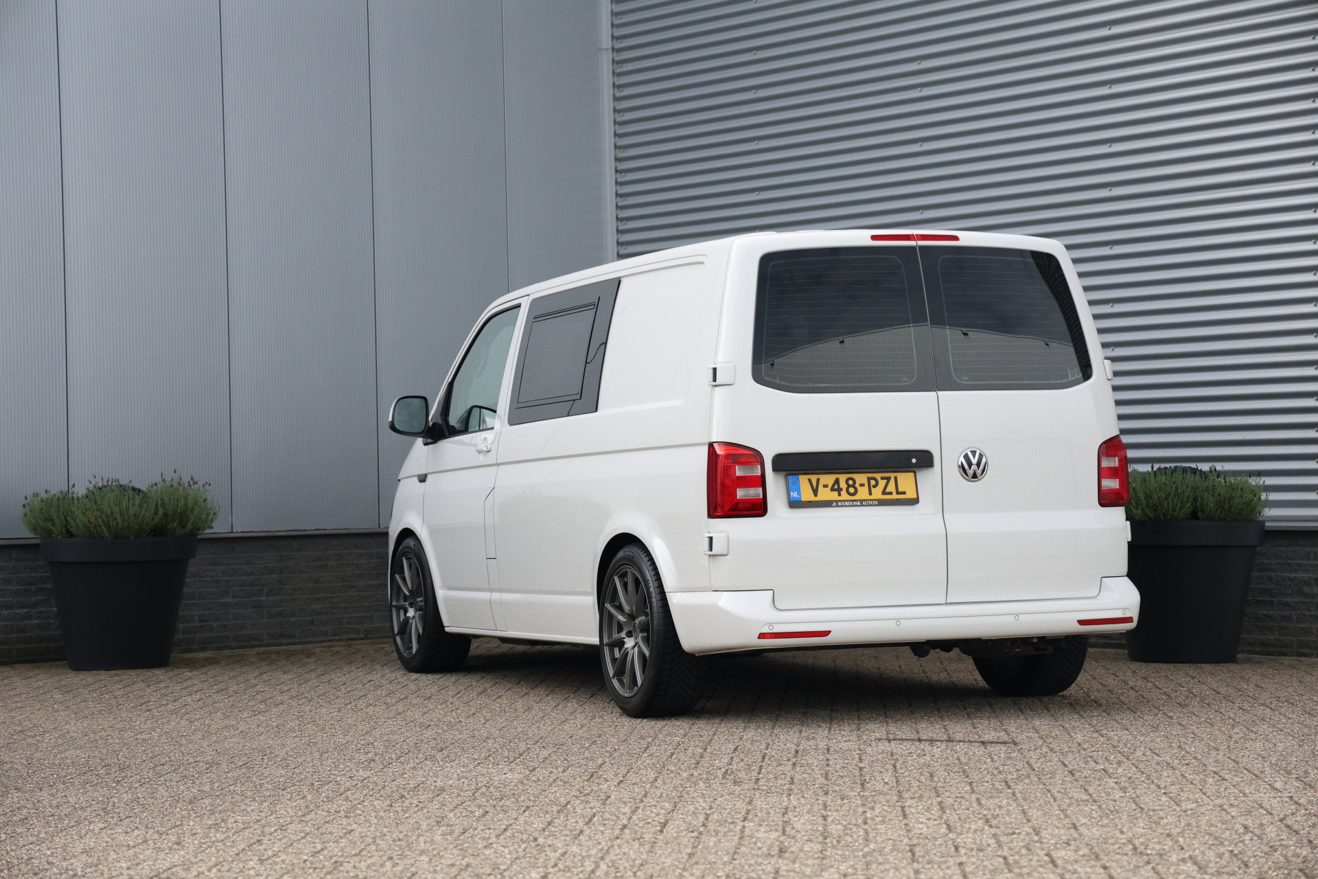 Volkswagen Transporter - 2