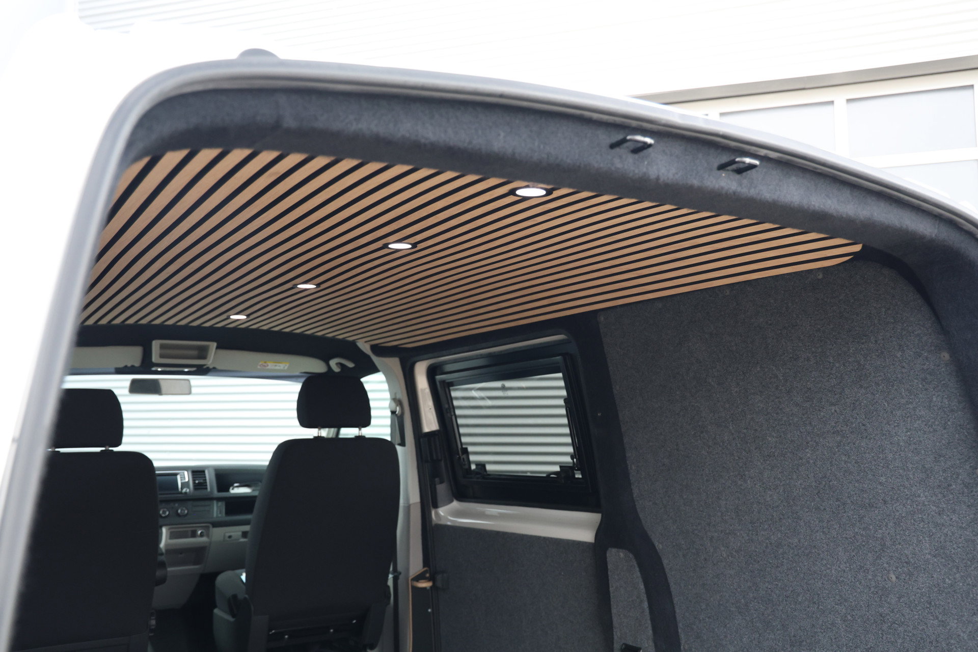 Volkswagen Transporter - 29