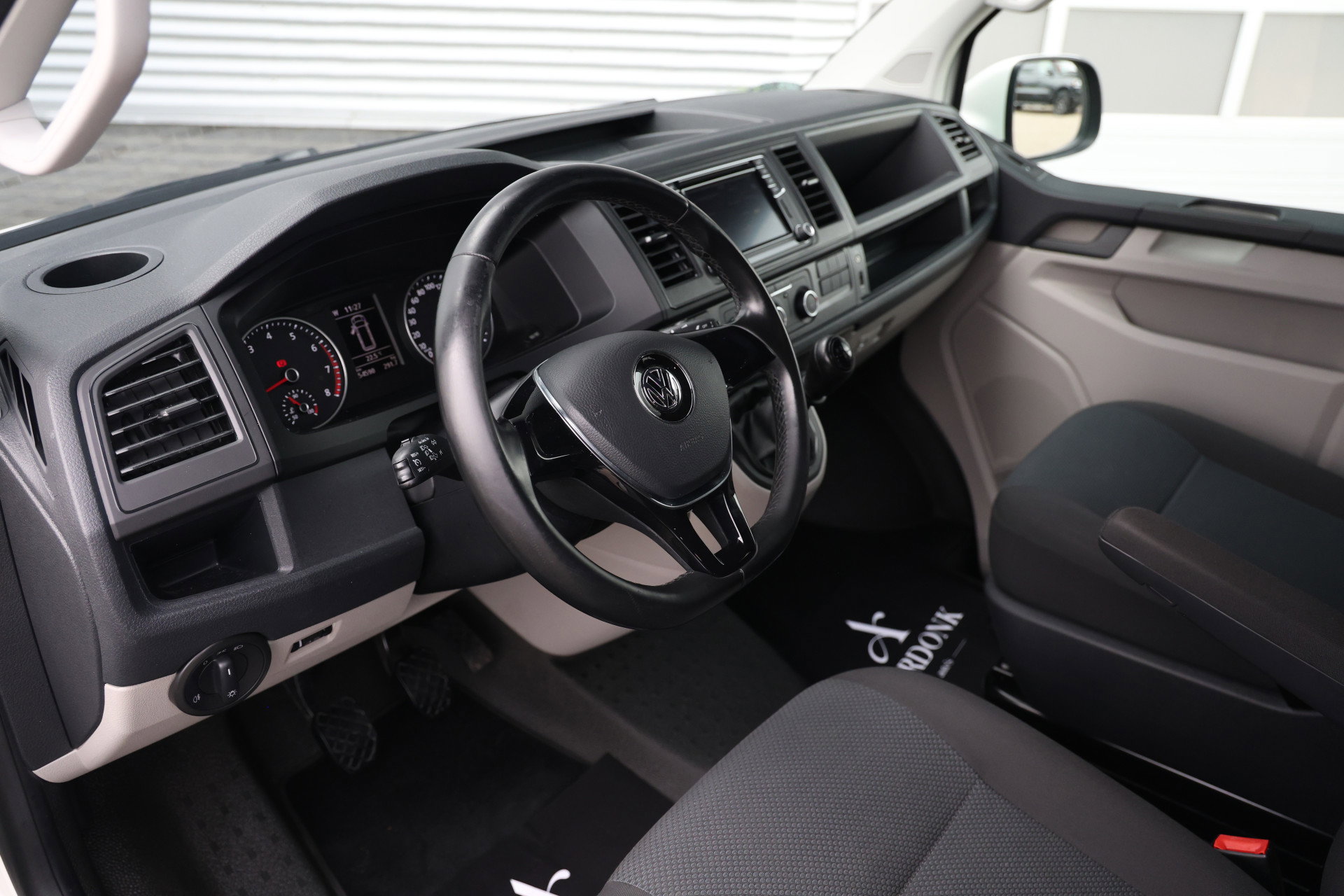 Volkswagen Transporter - 3