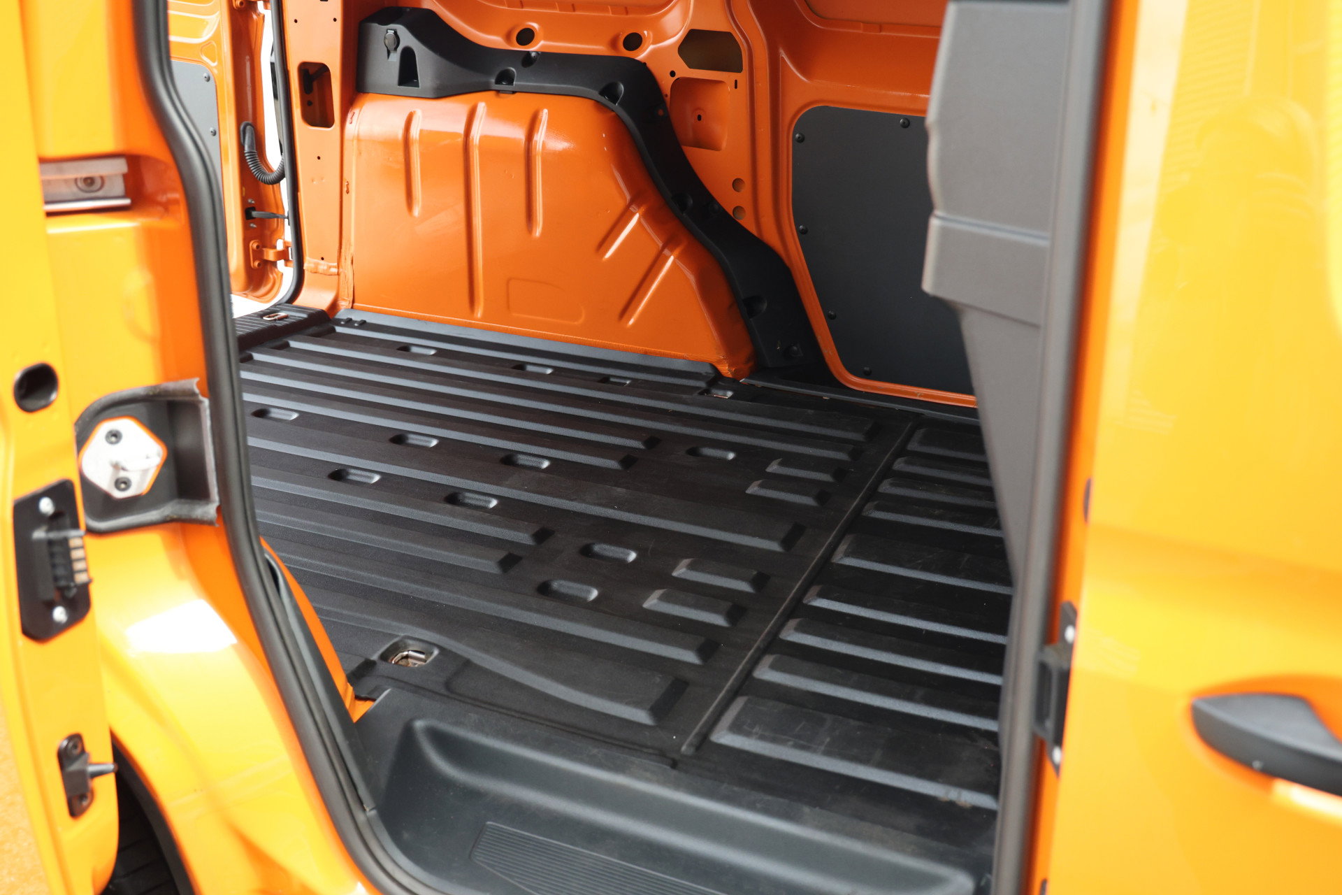 Volkswagen Caddy Cargo - 15
