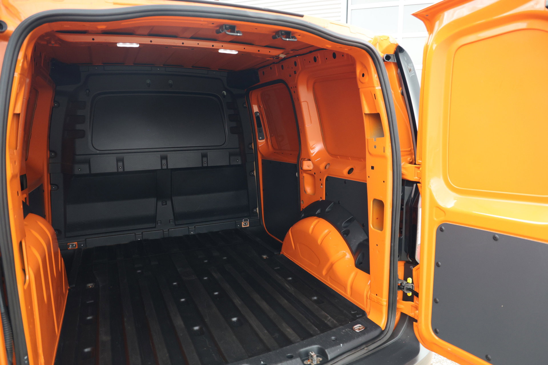 Volkswagen Caddy Cargo - 17