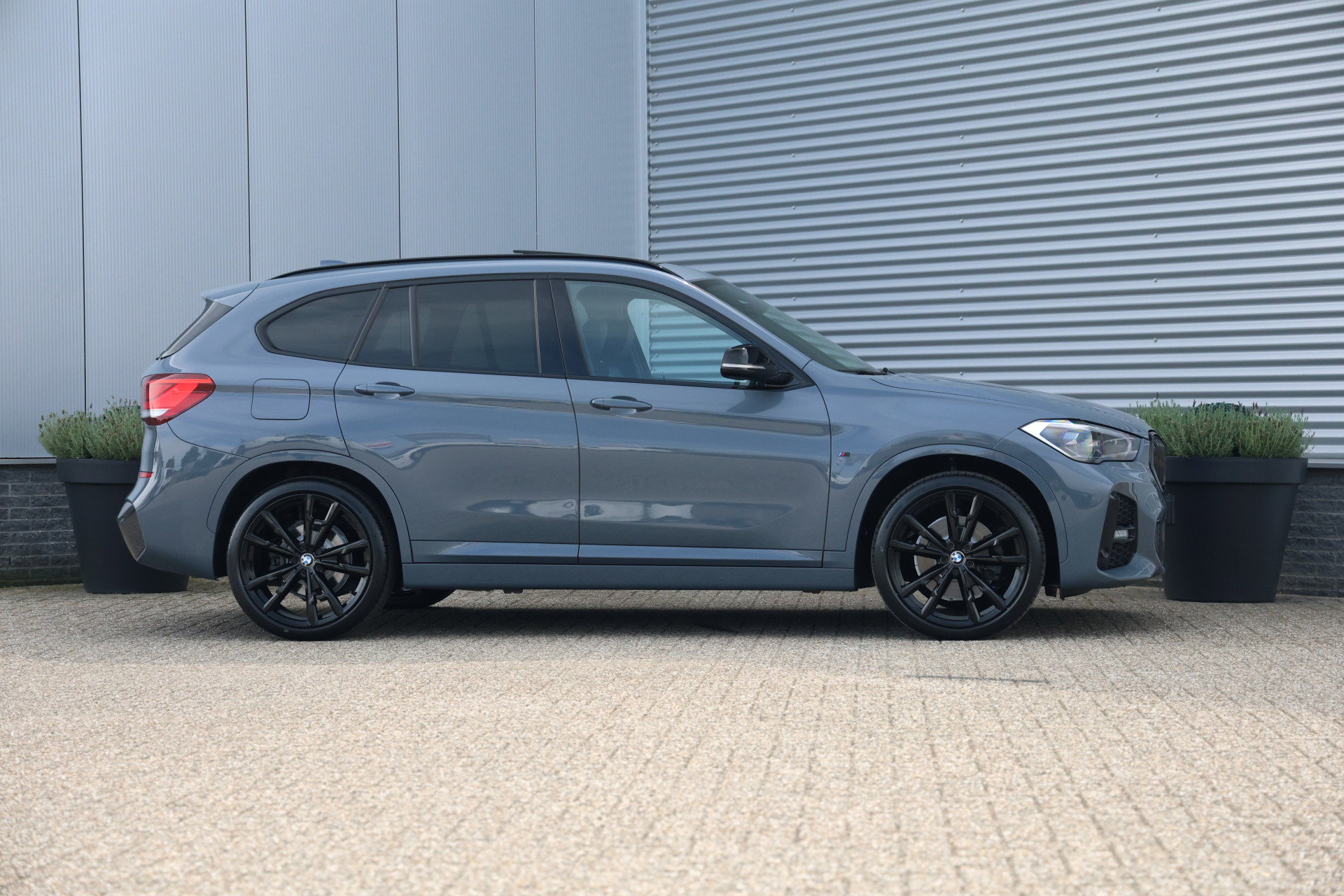BMW X1 - 1