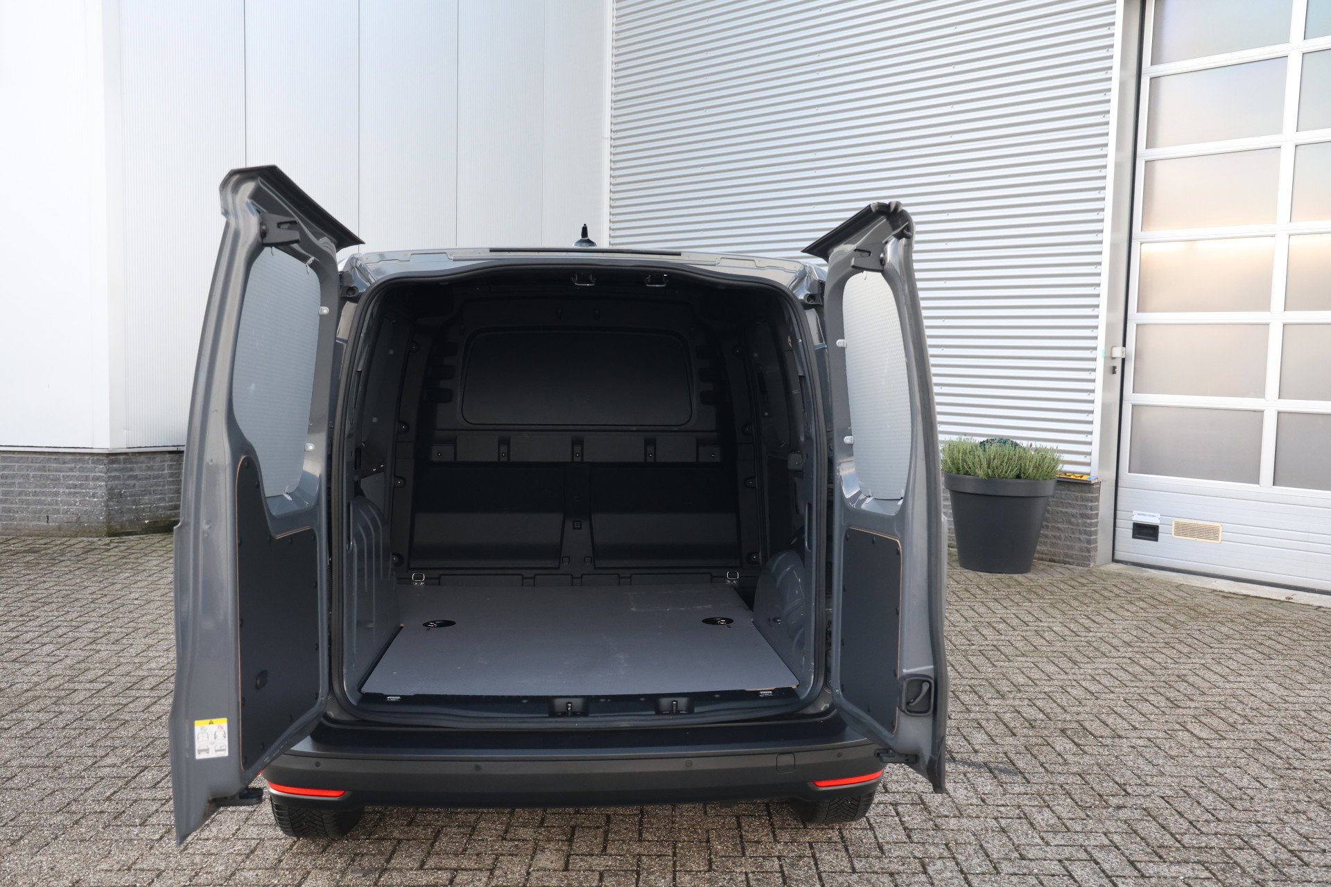 Volkswagen Caddy Cargo - 19