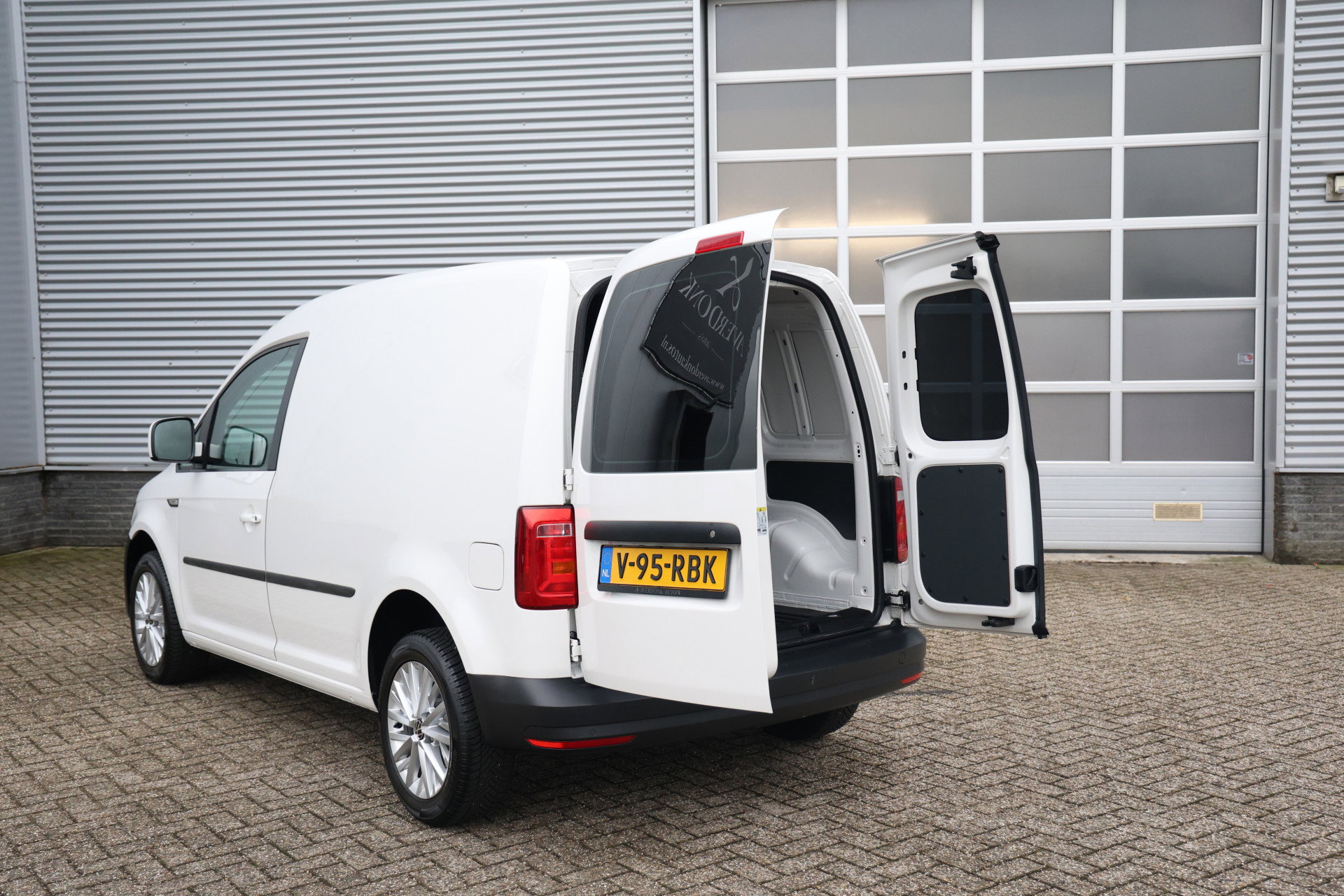 Volkswagen Caddy - 14