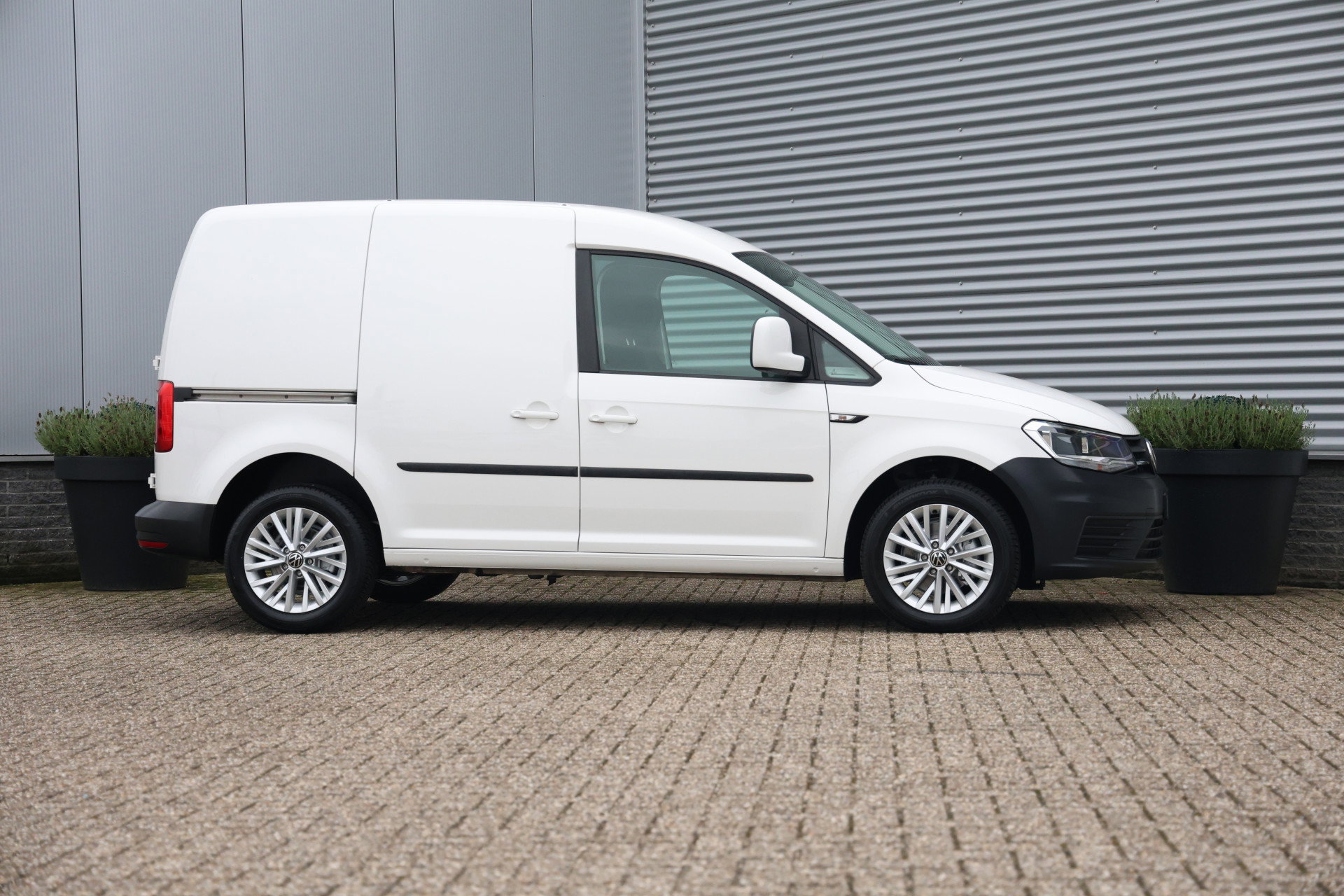 Volkswagen Caddy - 1