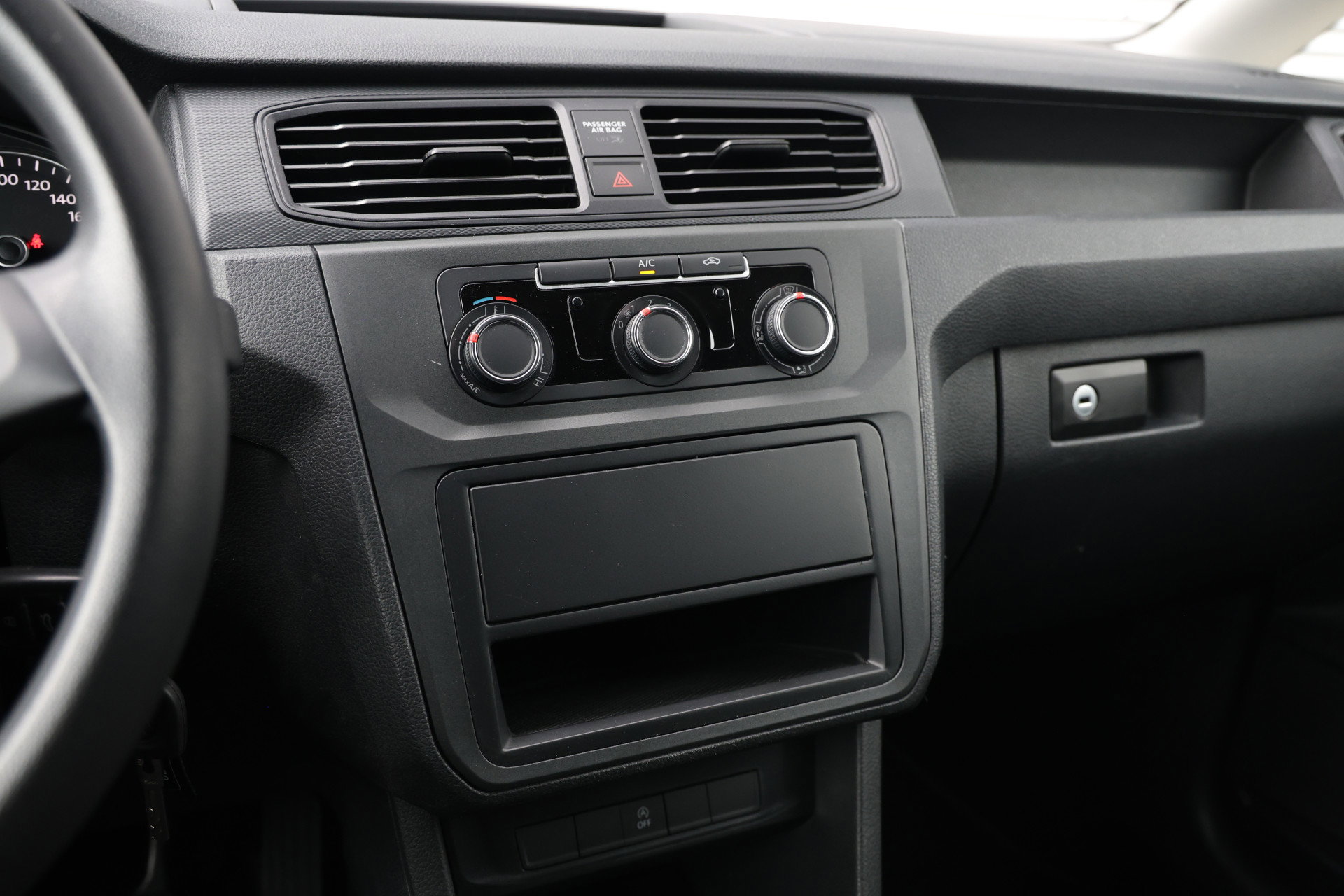 Volkswagen Caddy - 22