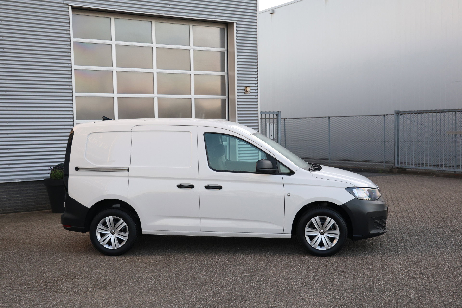 Volkswagen Caddy Cargo - 1