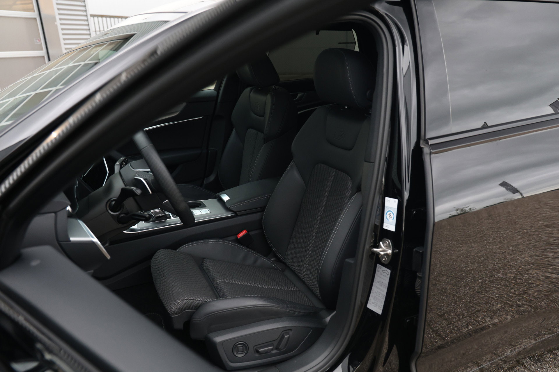 Audi A6 - 4