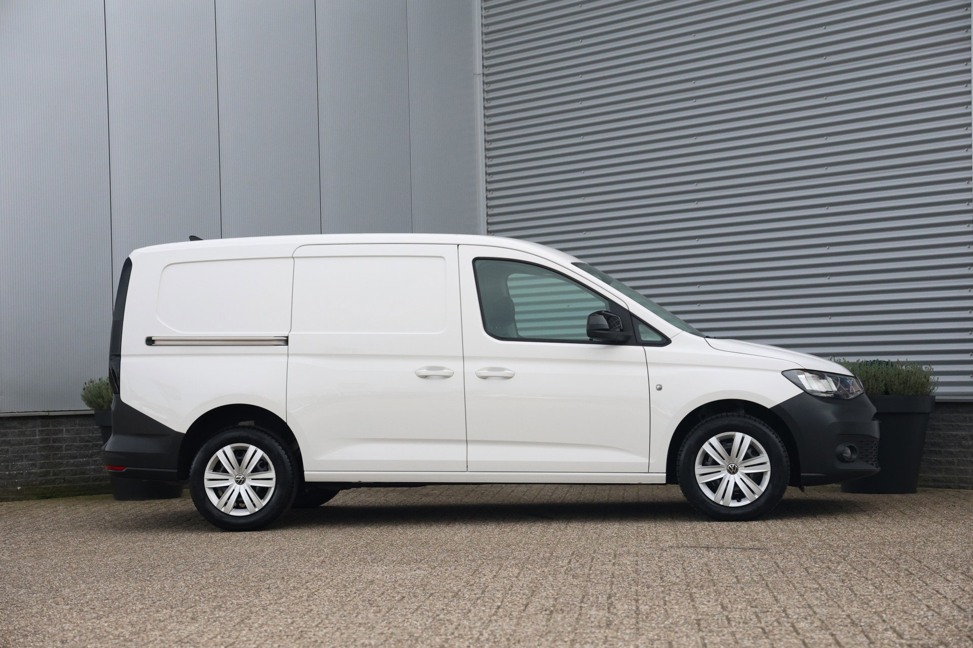 Volkswagen Caddy Cargo Maxi - 1