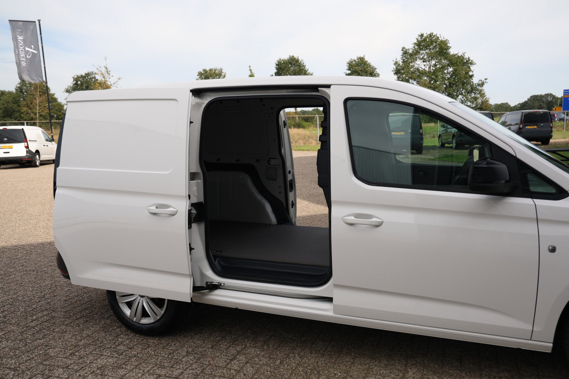 Volkswagen Caddy Cargo Maxi - 15